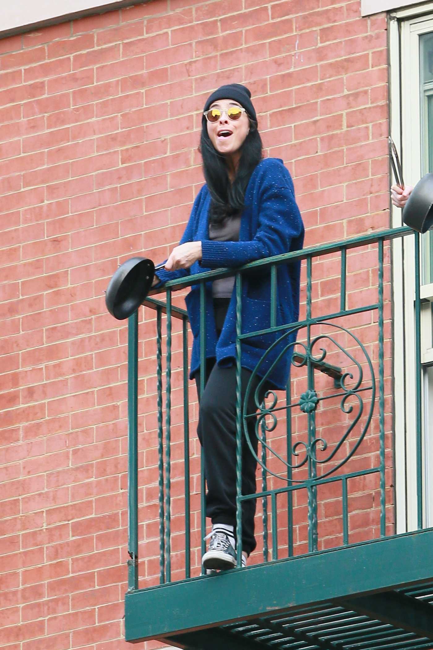 Sarah Silverman Performs Her Daily Salute To Frontline Workers In New York 05062020