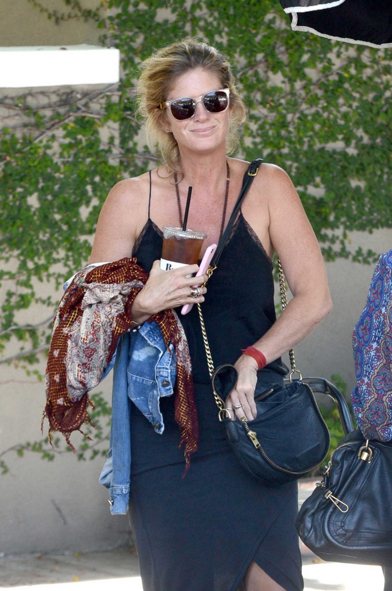 Rachel Hunter Was Seen Out in Beverly Hills 07/15/2016-1