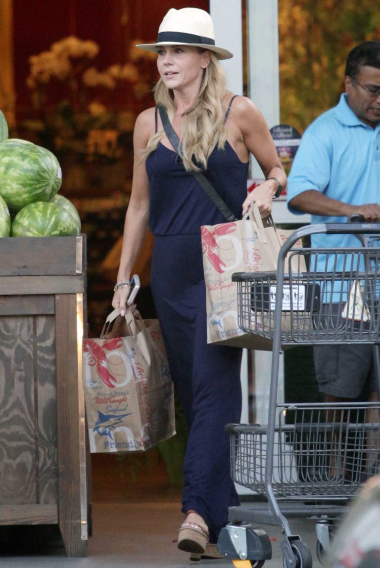 Julie Benz Goes Shopping in Beverly Hills 08/08/2016-1