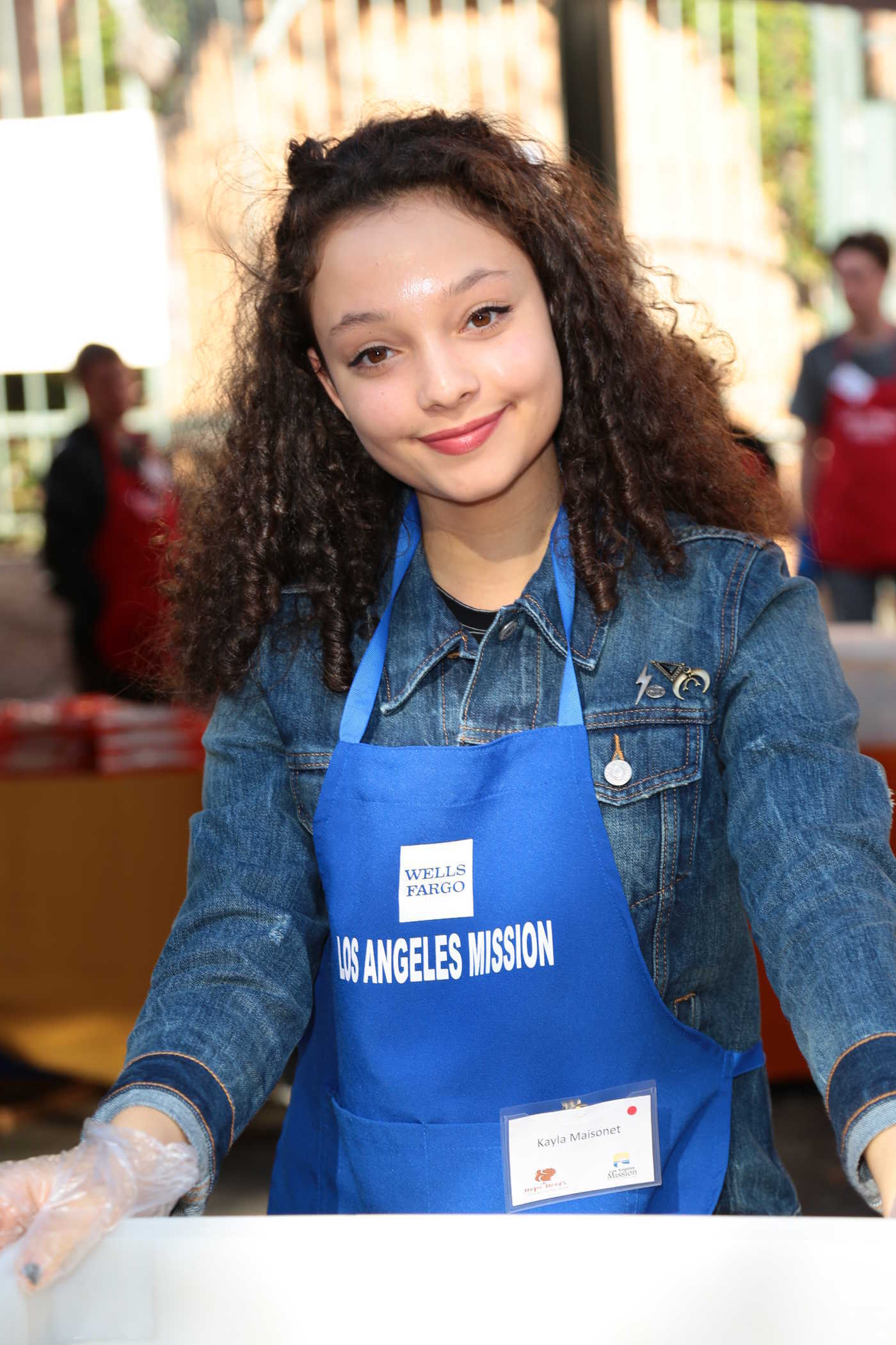 Kayla Maisonet at LA Mission's Thanksgiving Dinner in Los Angeles 11/23/2016