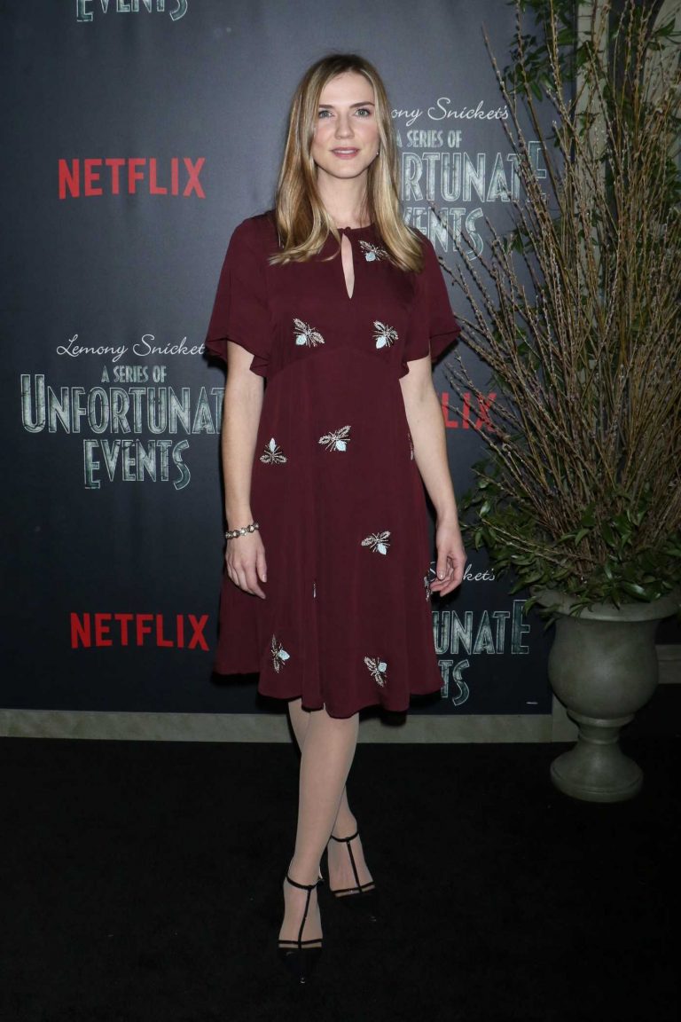 Sara Canning at the Lemony Snicket's A Series of Unfortunate Events Premiere in New York 01/11/2017-1