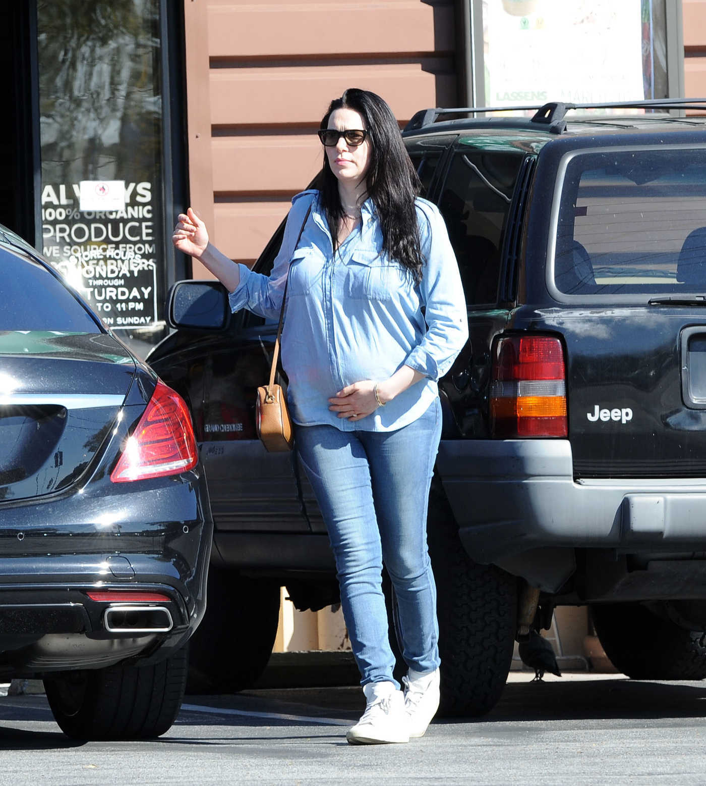 Laura Prepon Goes Shopping in California 03/11/2017