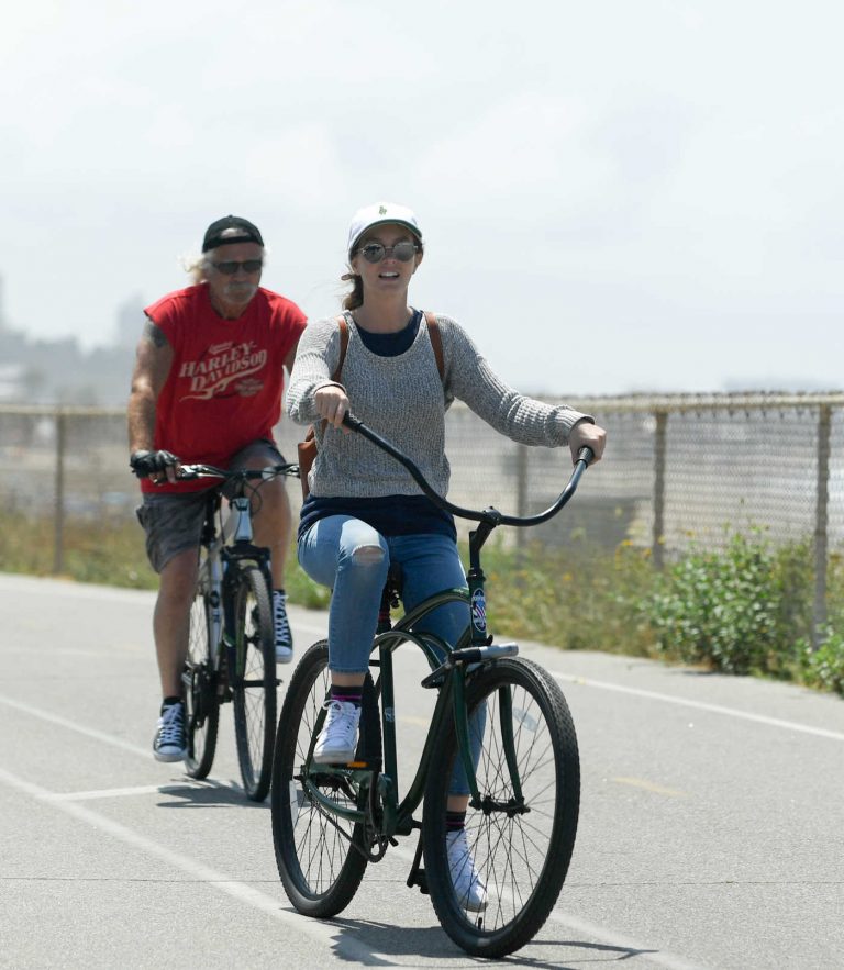 Leighton Meester Does a Bike Ride at the Beach in LA 06/12/2017-1
