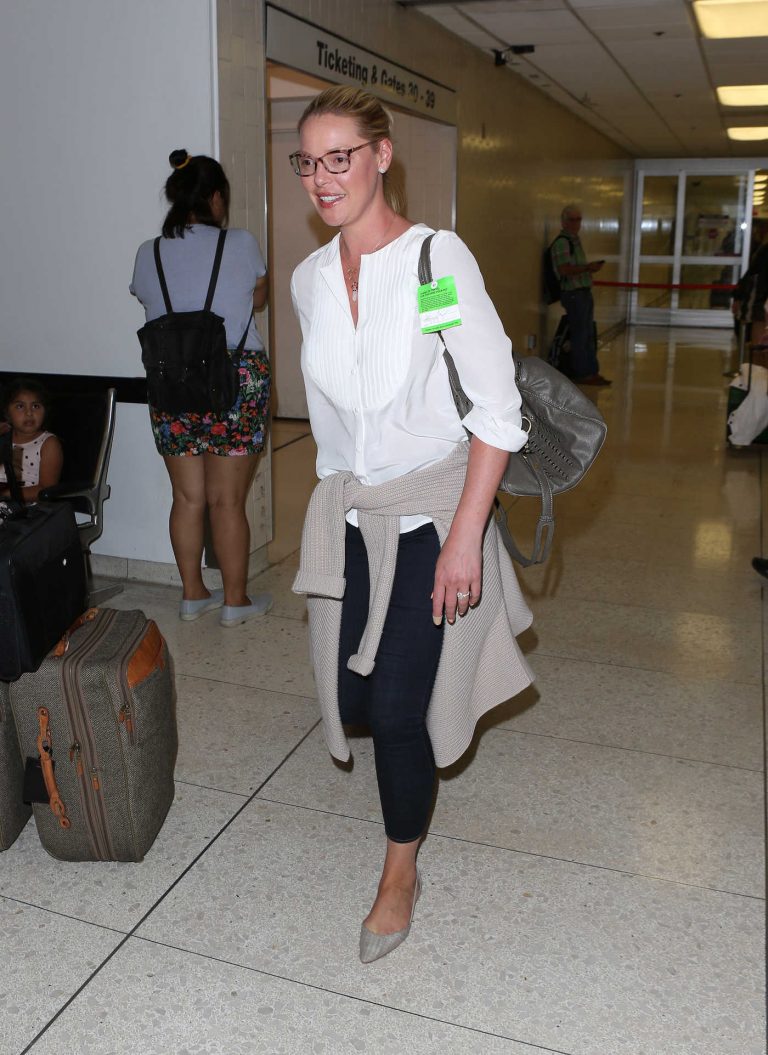 Katherine Heigl Arrives at LAX Airport in Los Angeles 07/10/2017-1
