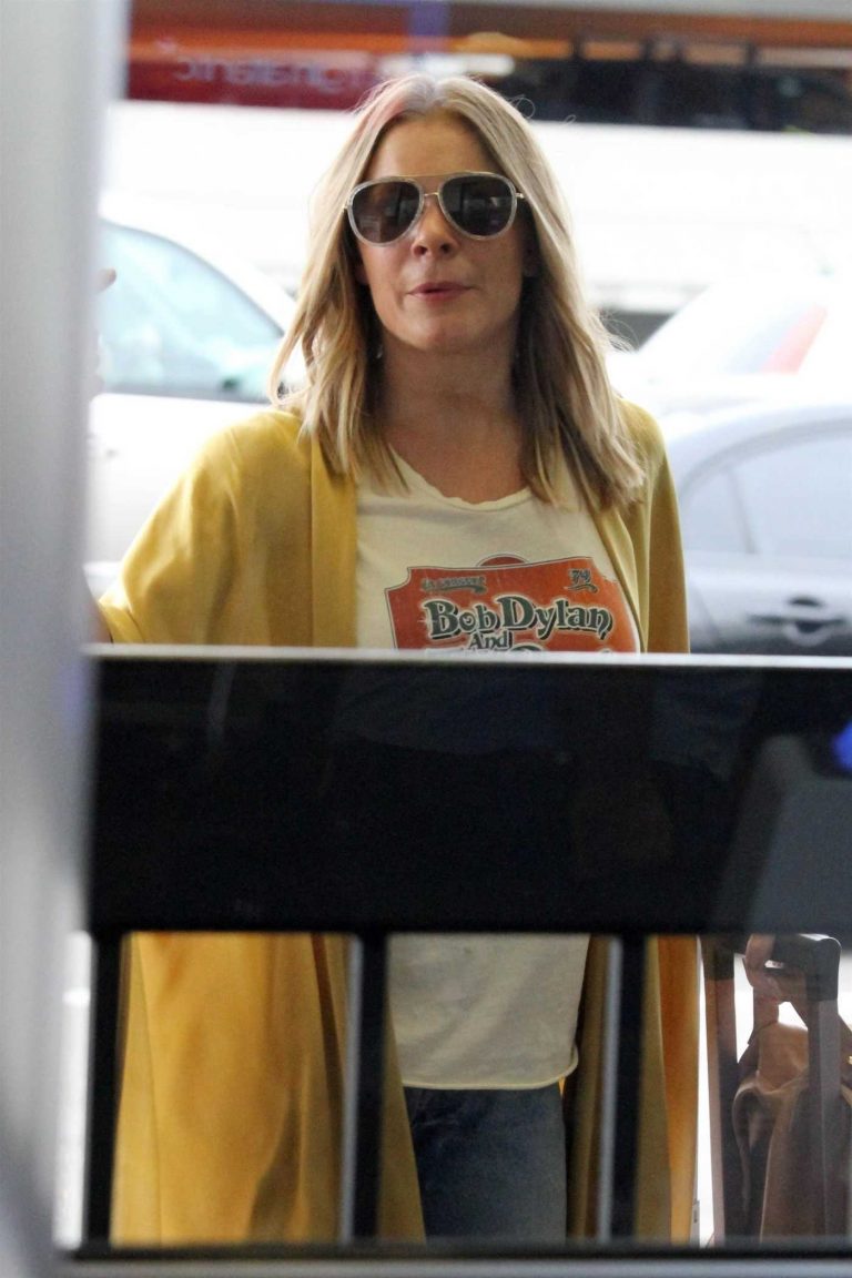LeAnn Rimes Was Seen at LAX Airport in Los Angeles 08/16/2017-1