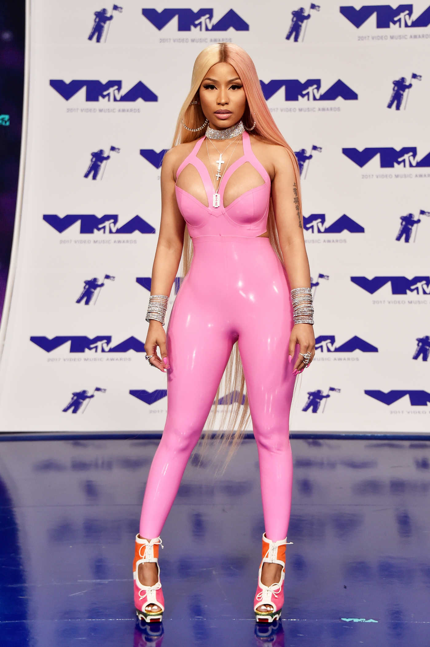 Nicki Minaj at the 2017 MTV Video Music Awards in Los Angeles 08/27/2017
