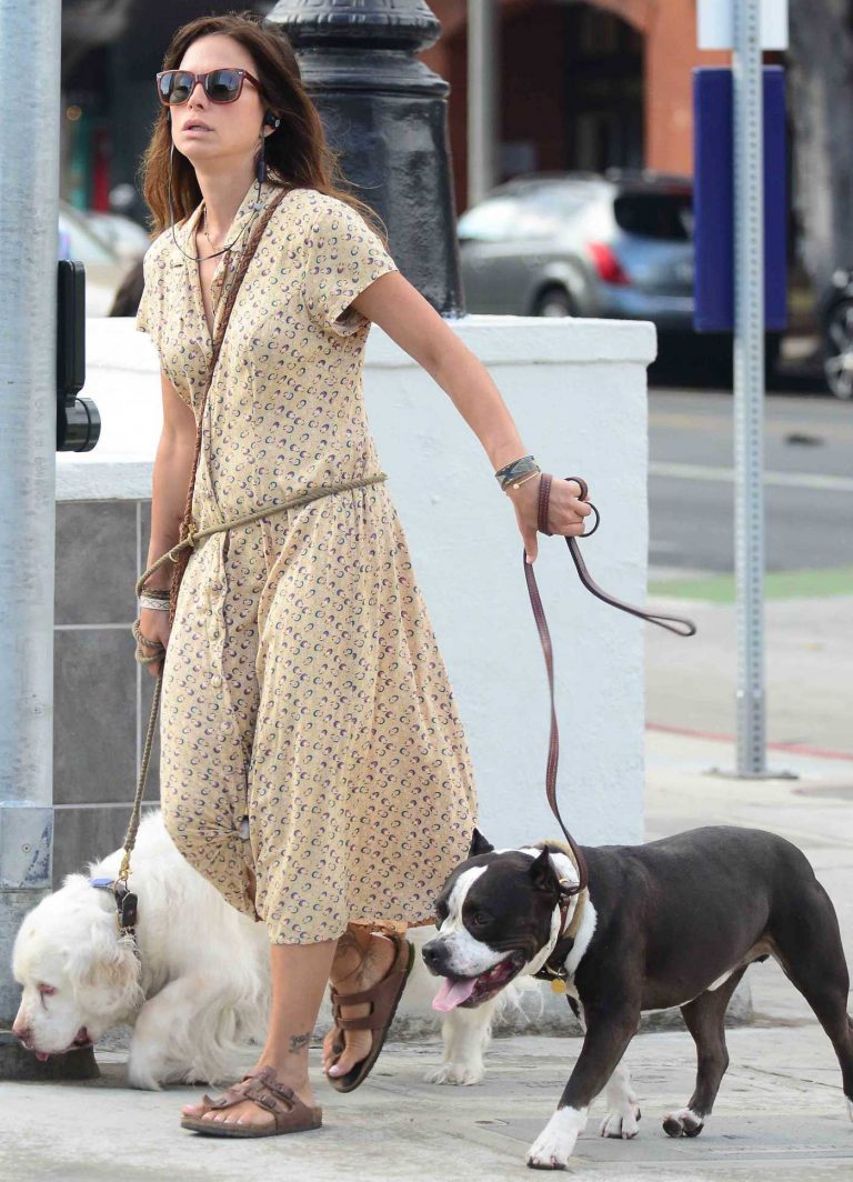 Rhona Mitra Walks Her Dog in Santa Monica 08/01/2017-1