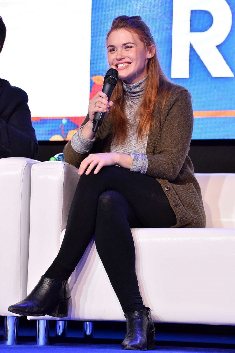 Holland Roden at Warsaw Comic Con at Ptak Warsaw Expo in Warsaw 11/25/2017-1