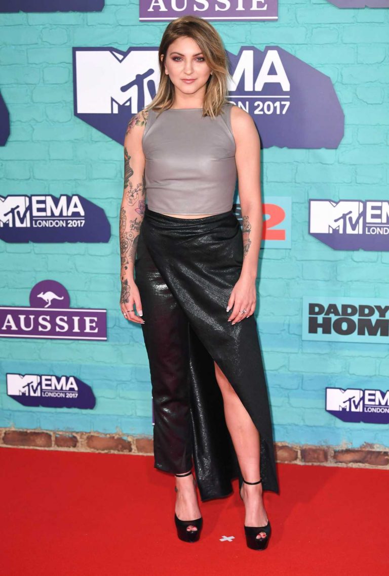 Julia Michaels at the 24th MTV Europe Music Awards in London 11/12/2017-1