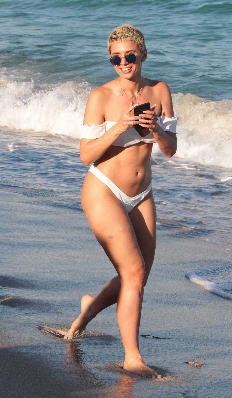 Julieanna Goddard in Bikini at the Beach in Miami 11/25/2017-1