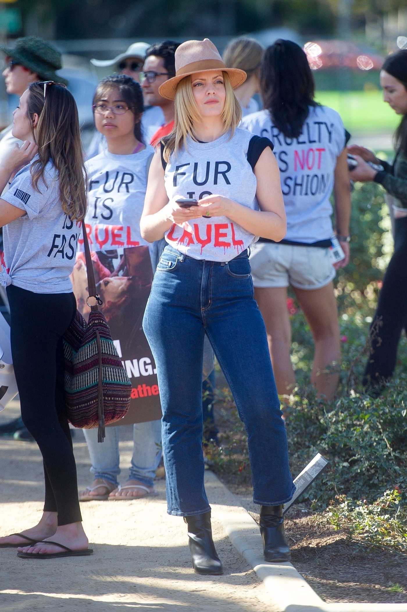 Mena Suvari Joins Anti-Fur Protesters in Los Angeles 11/24/2017