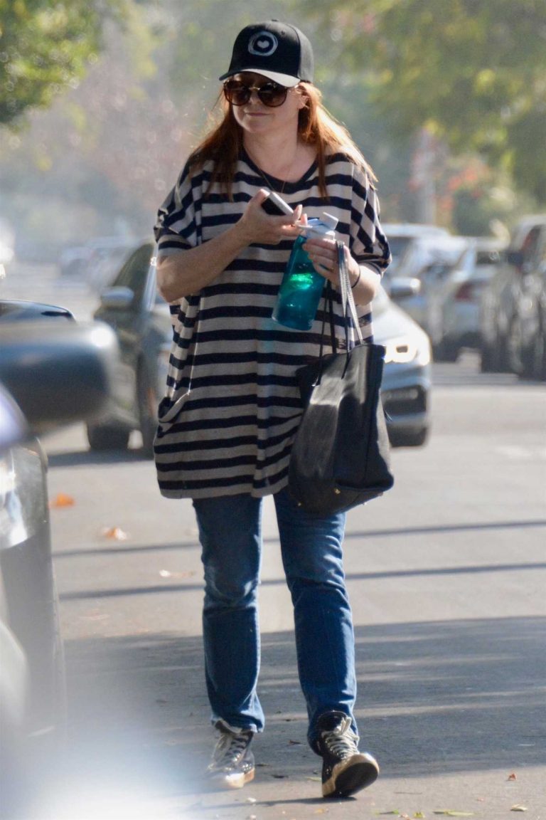 Alyson Hannigan Stops by Her Office in West Hollywood 02/06/2018-1