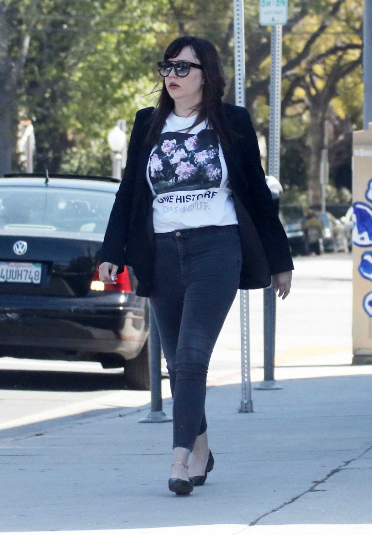 Amanda Bynes Was Spotted Out in Los Angeles 04/24/2018-1