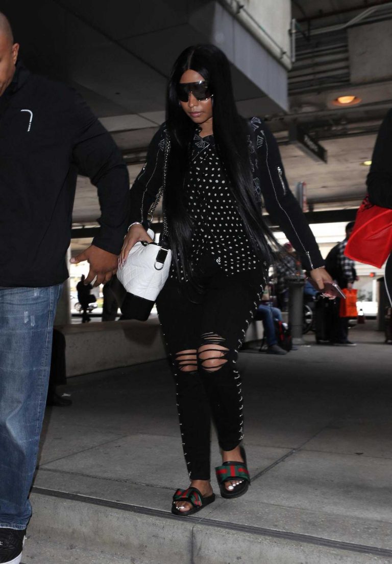 Nicki Minaj Was Spotted at LAX Airport in LA 04/03/2018-1