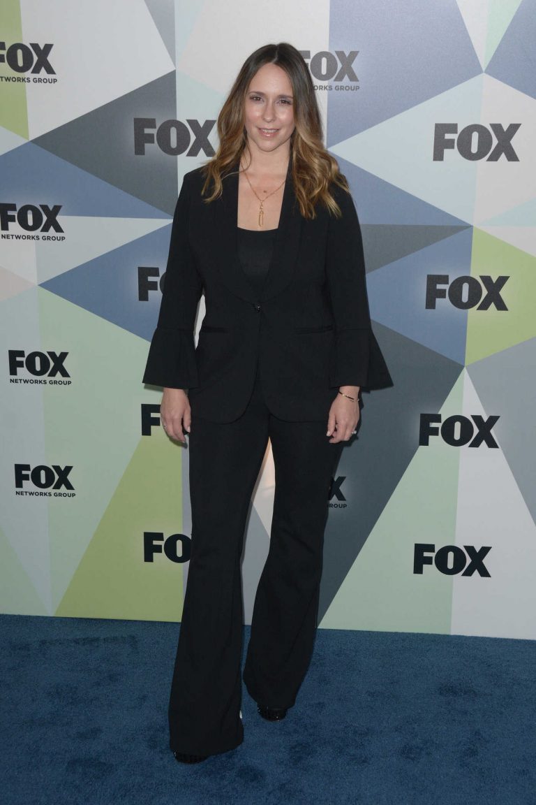 Jennifer Love Hewitt at 2018 Fox Network Upfront at Wollman Rink at Central Park in NYC 05/14/2018-1