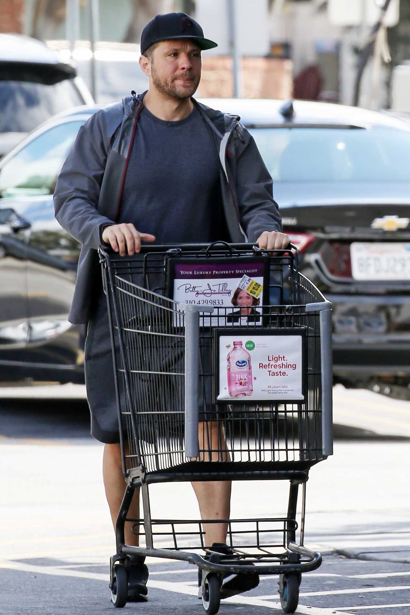 Ryan Phillippe in a Black Cap Goes Grocery Shopping in LA 03/07/2019