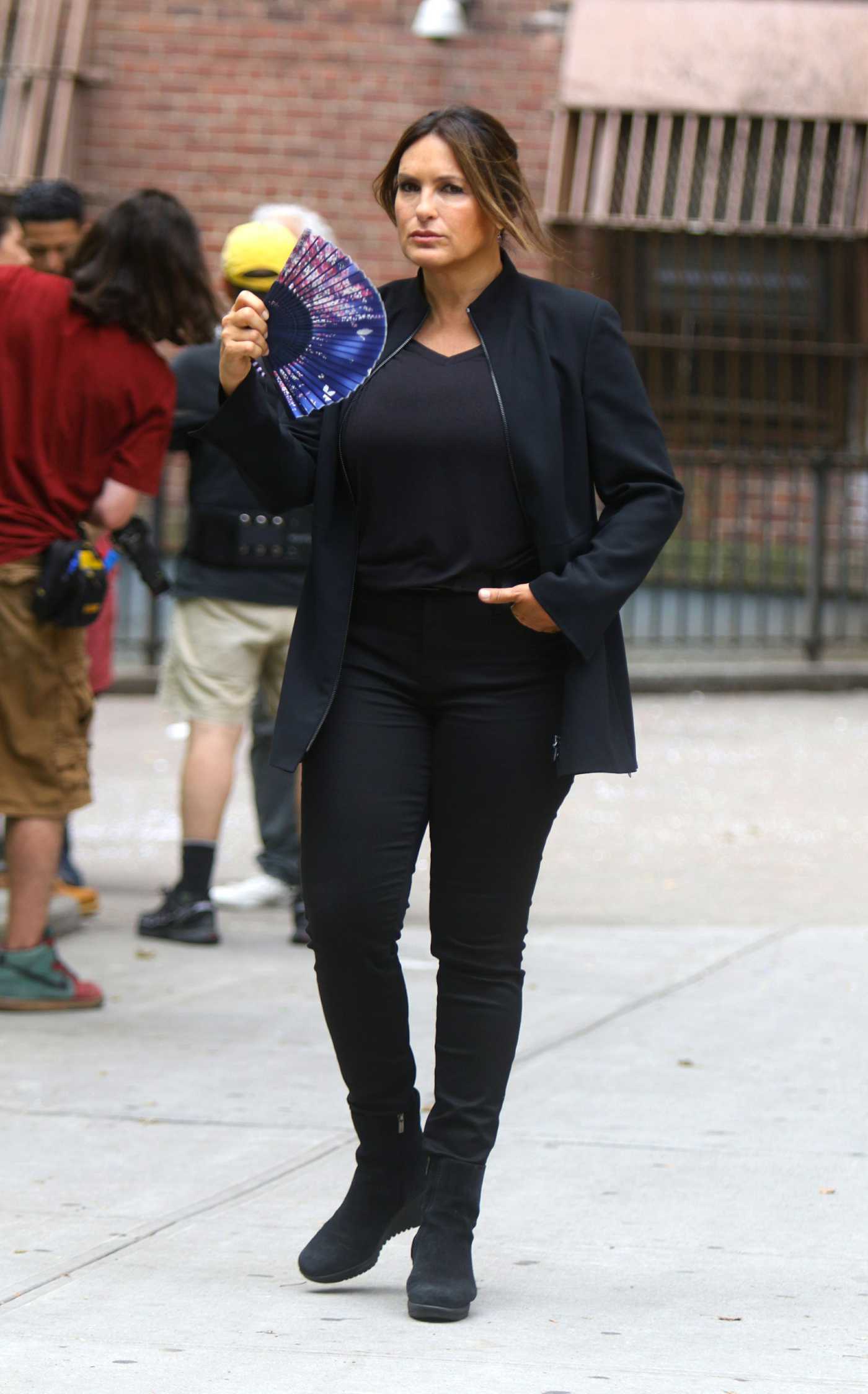 Mariska Hargitay on the Set of Law and Order: Special Victims Unit in New York 07/12/2019