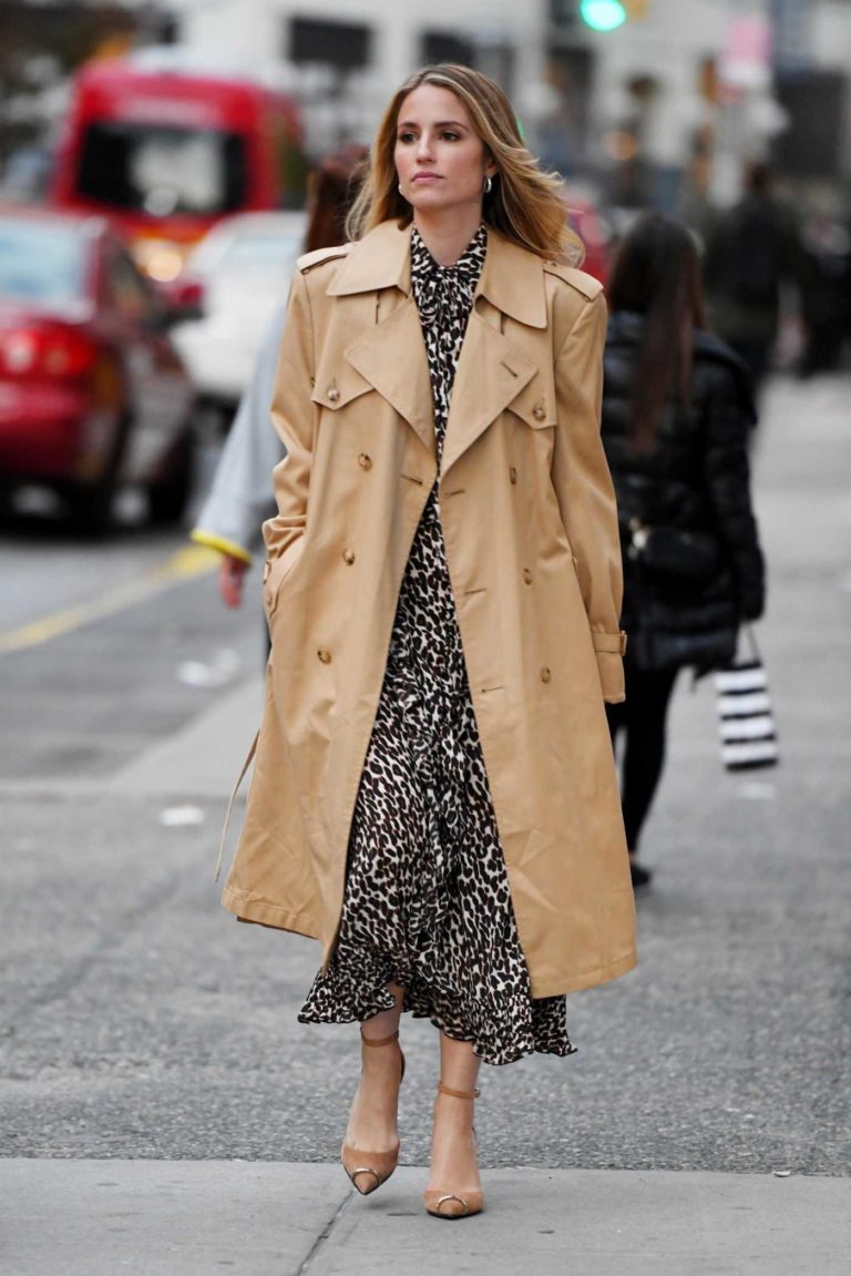 Dianna Agron in a Beige Trench Coat