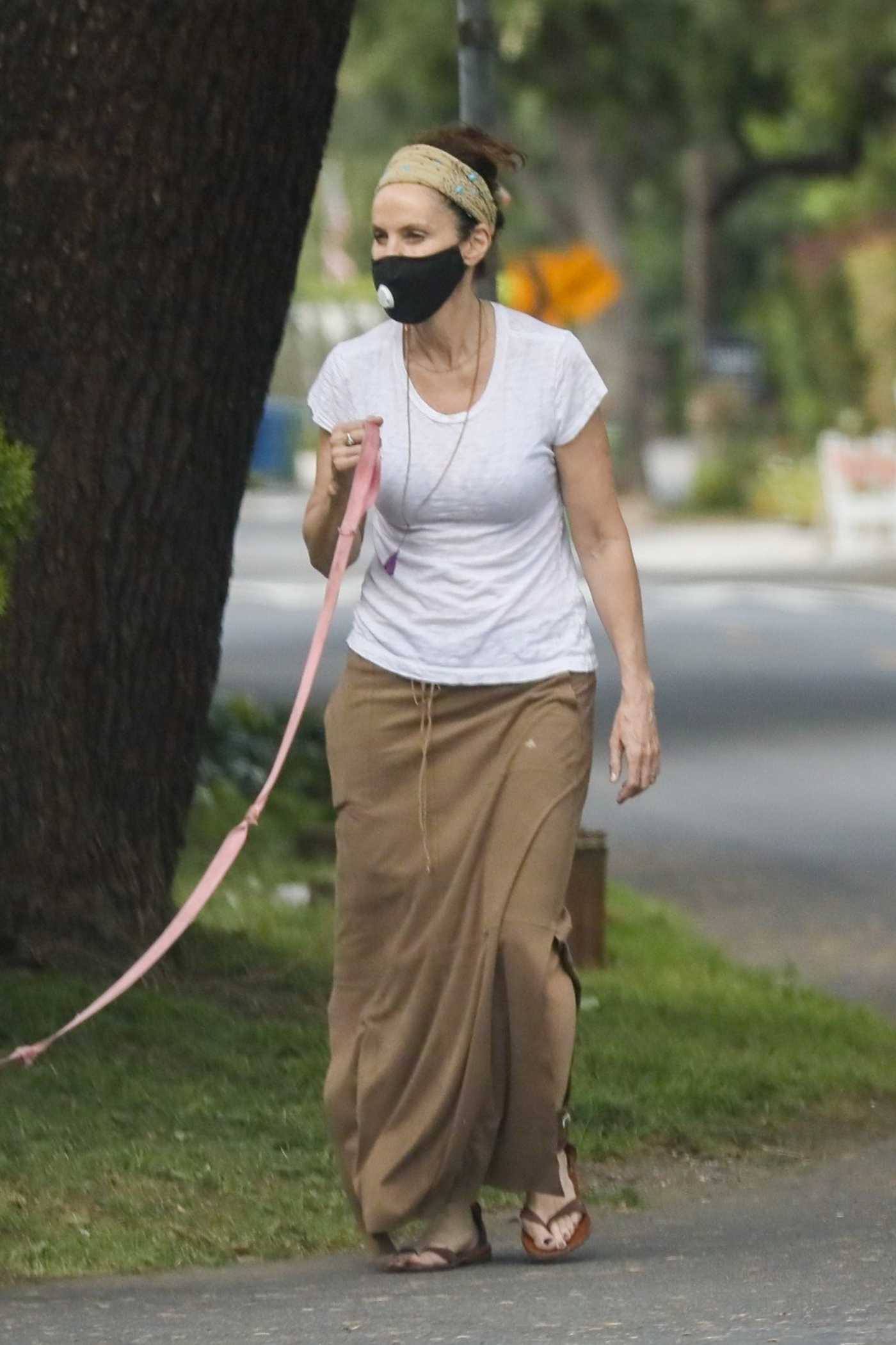 Amy Brenneman in a White Tee Walks Her Dog in Beverly Hills 04/29/2020
