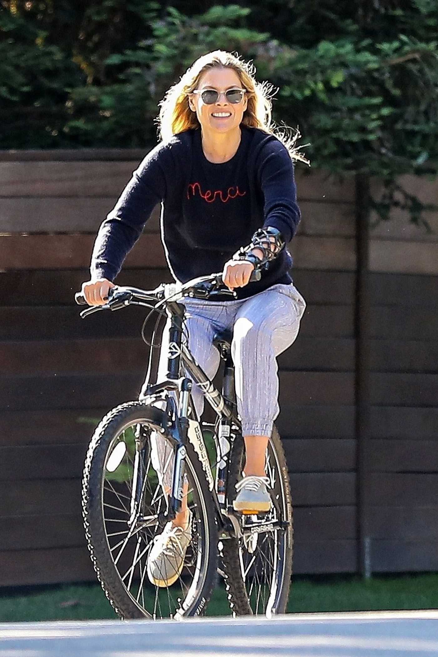 Ali Larter in a Blue Sweatshirt Does a Bike Ride in Pacific Palisades 05/12/2020