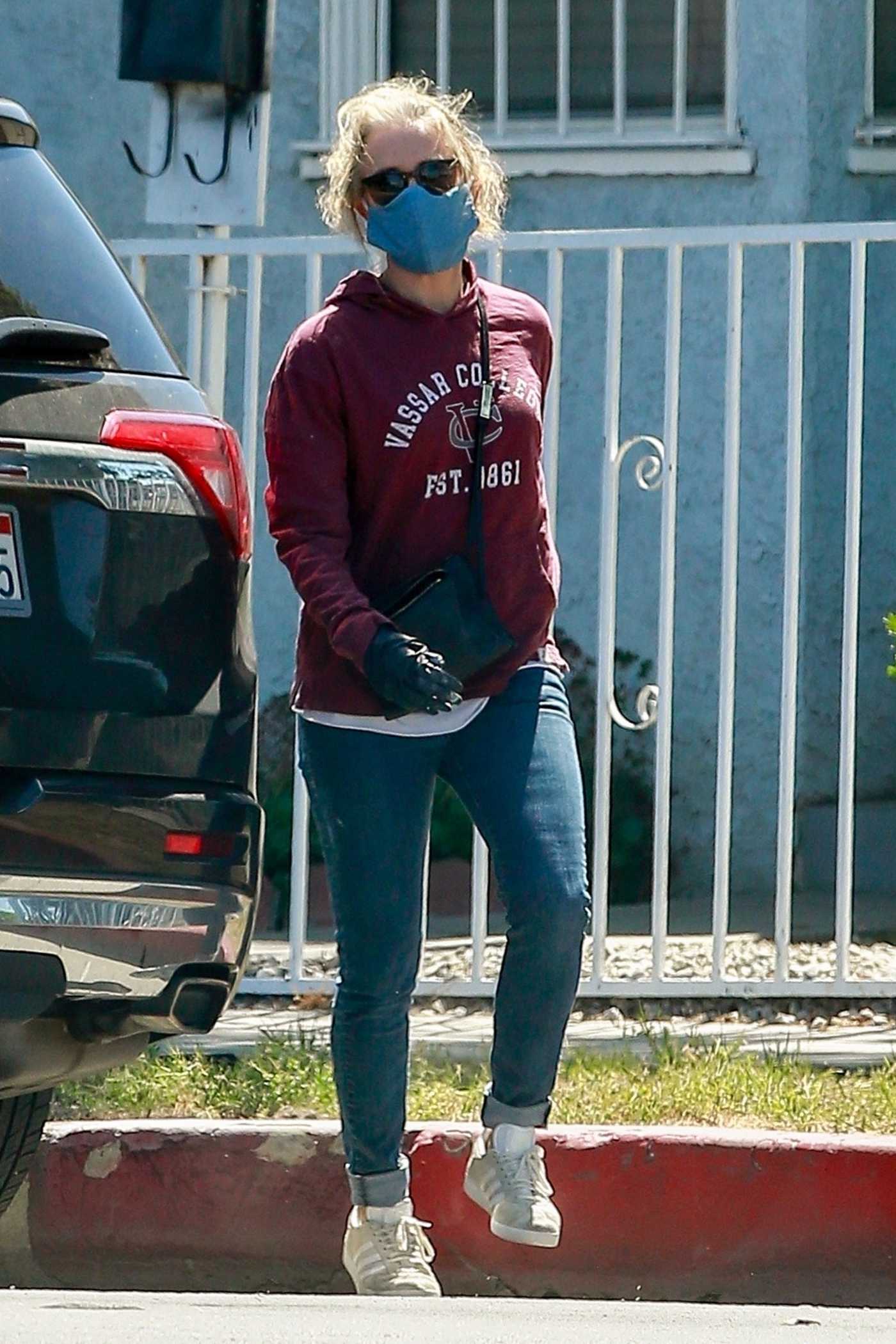 Felicity Huffman in a Protective Mask Was Seen Out in Los Angeles 05/14/2020