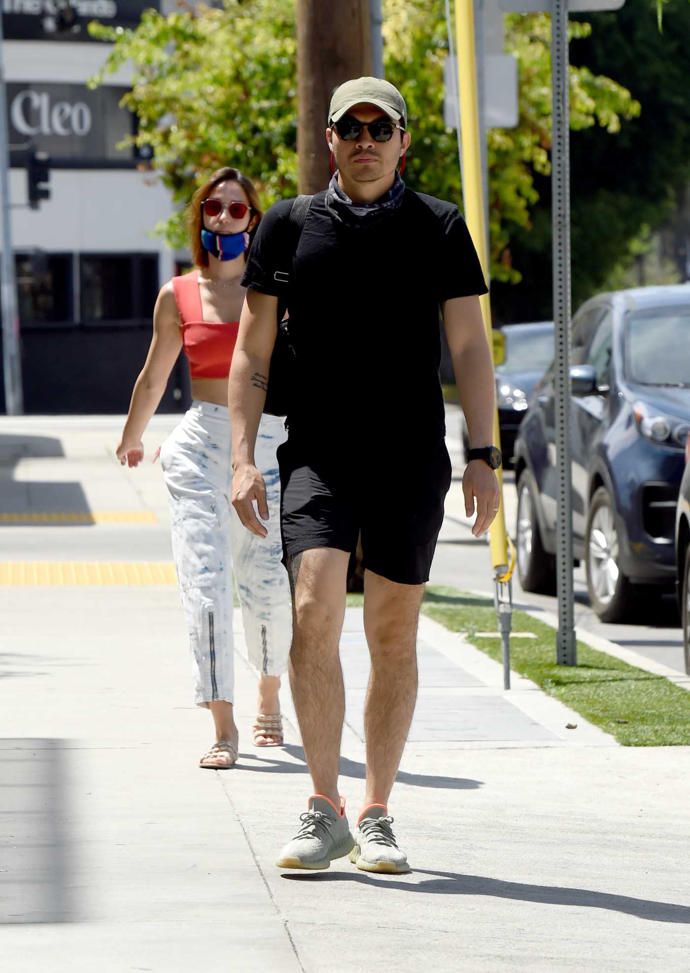 Henry Golding in a Black Tee Was Seen Out with His Wife Liv Lo in Los Angeles 05/07/2020