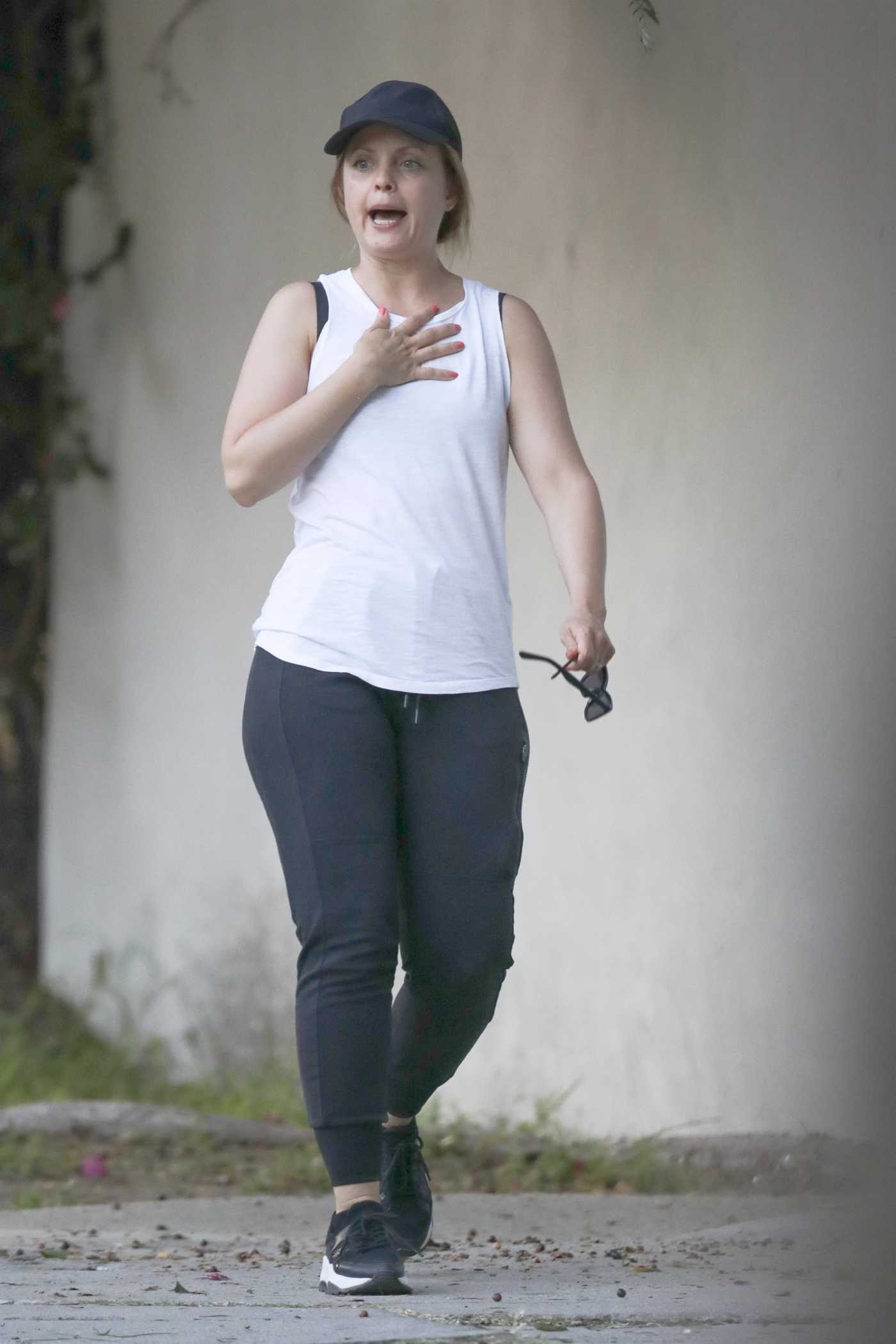 Mena Suvari in a White Tank Top Was Seen Out in Los Angeles 05/08/2020