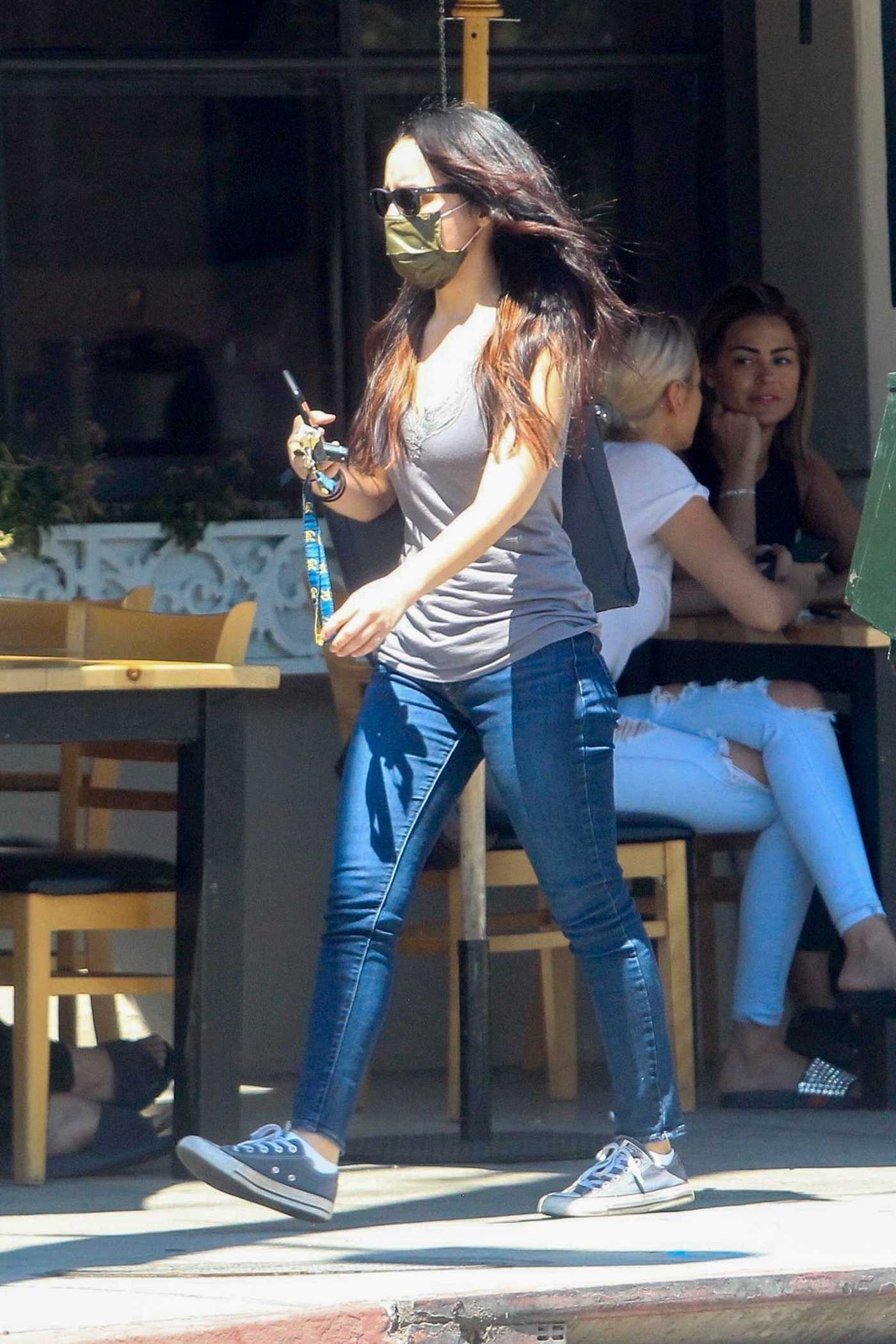 Emily Hampshire in a Protective Mask Heads Out After Lunch at Toast Bakery Cafe in West Hollywood 06/11/2020