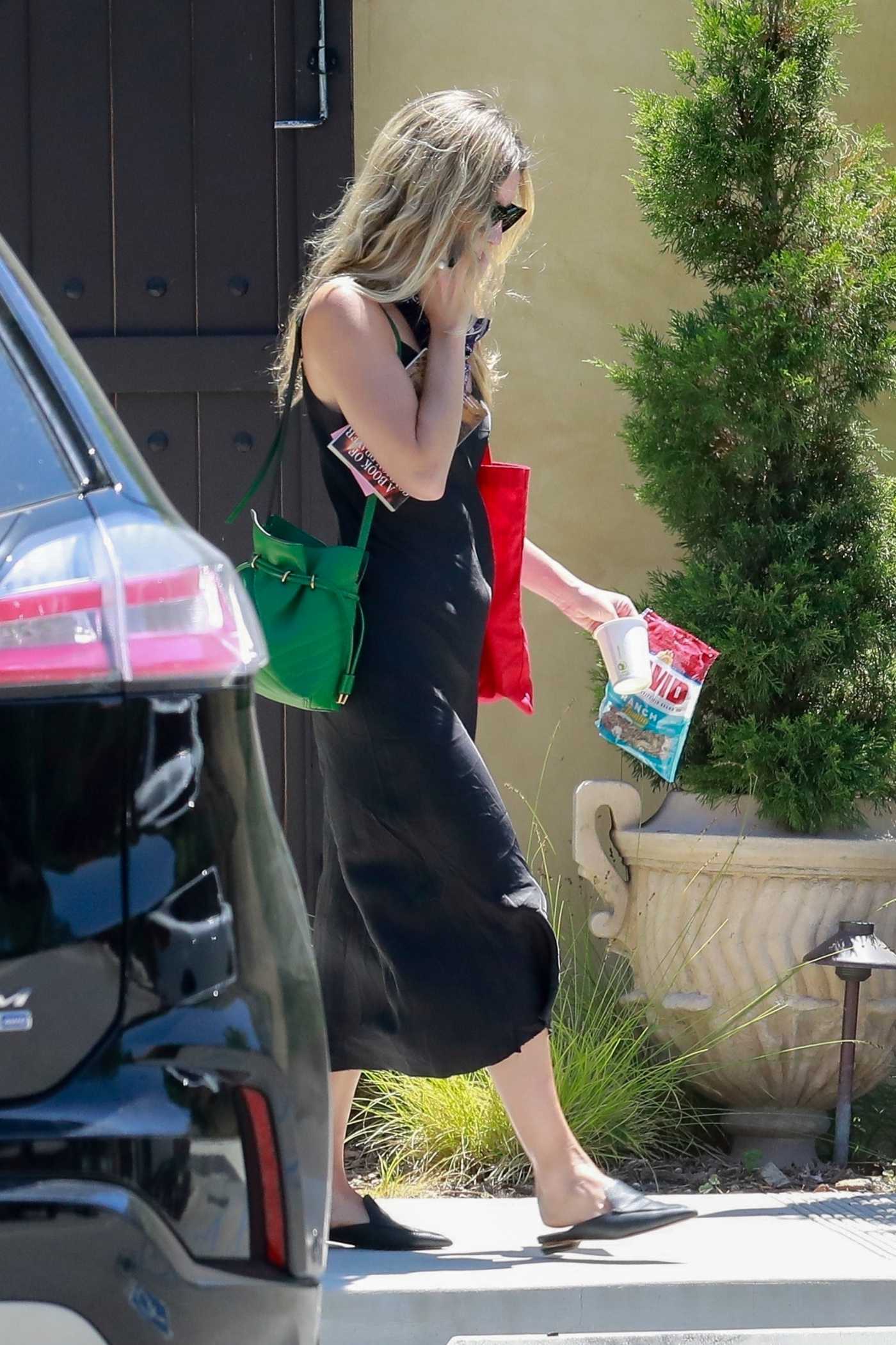Annabelle Wallis in a Black Dress Visits Be Hive of Healing Integrative Medical and Dental Center in Agoura Hills 07/13/2020