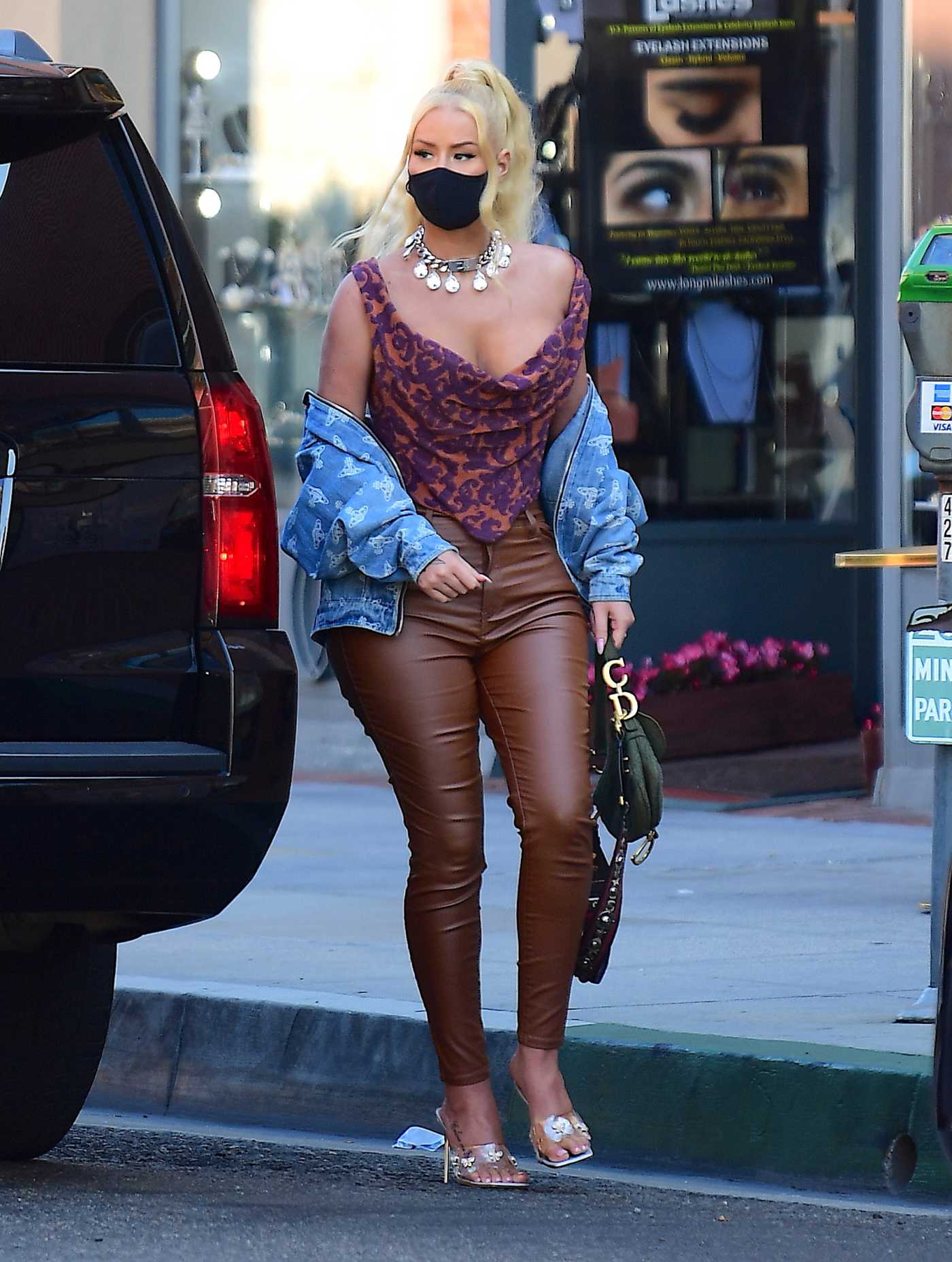 Iggy Azalea in a Black Protective Mask Was Seen Out in Beverly Hills 07/22/2020