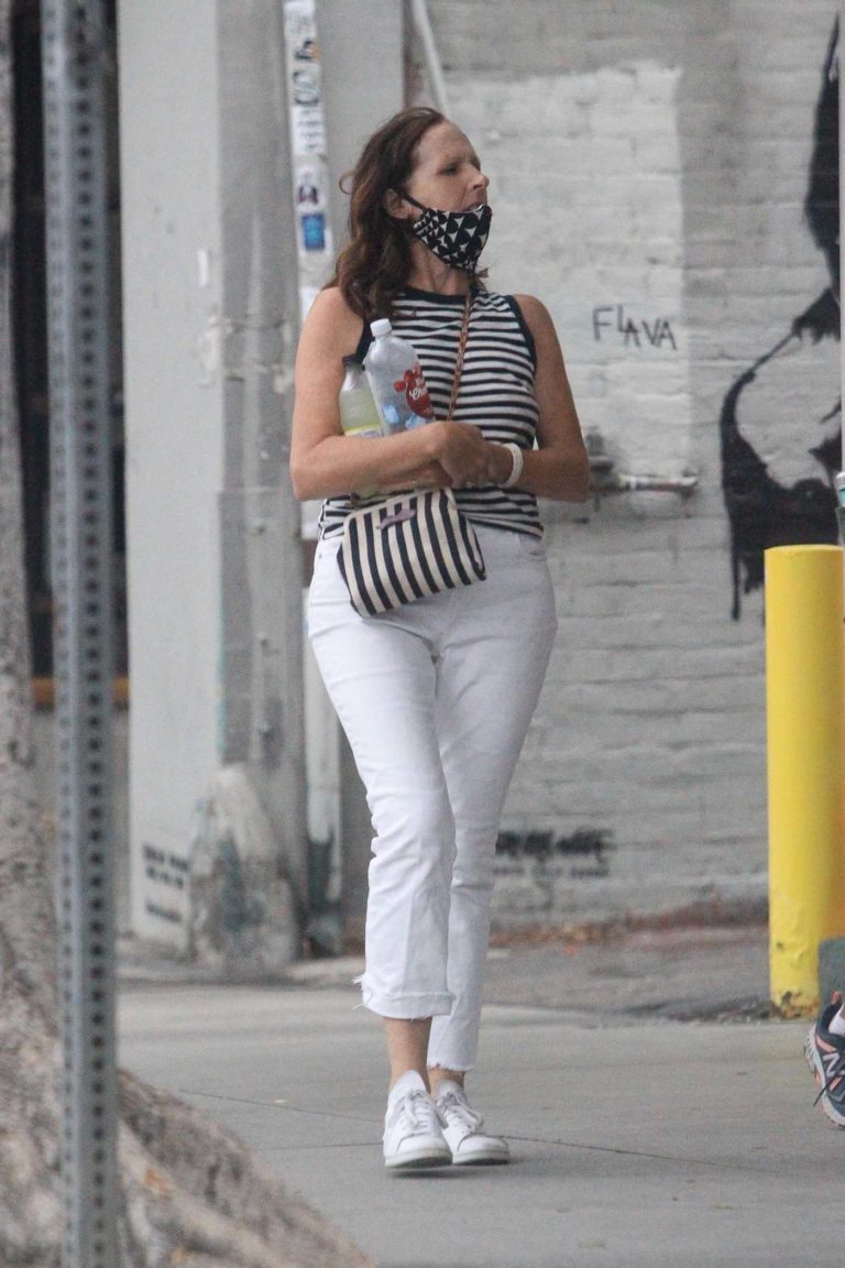 Molly Shannon in a White Pants