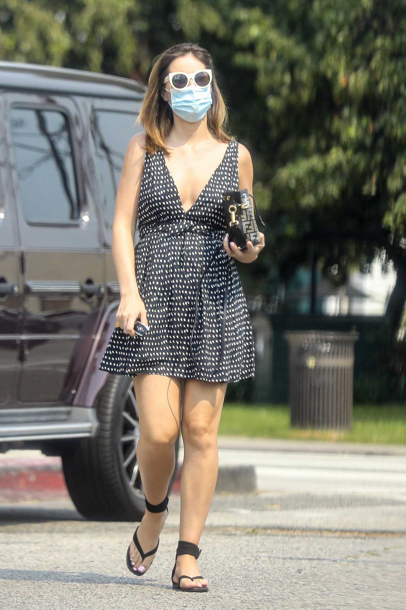 Brittny Ward in a Protective Mask Was Seen Out in Pacific Palisades 09/07/2020