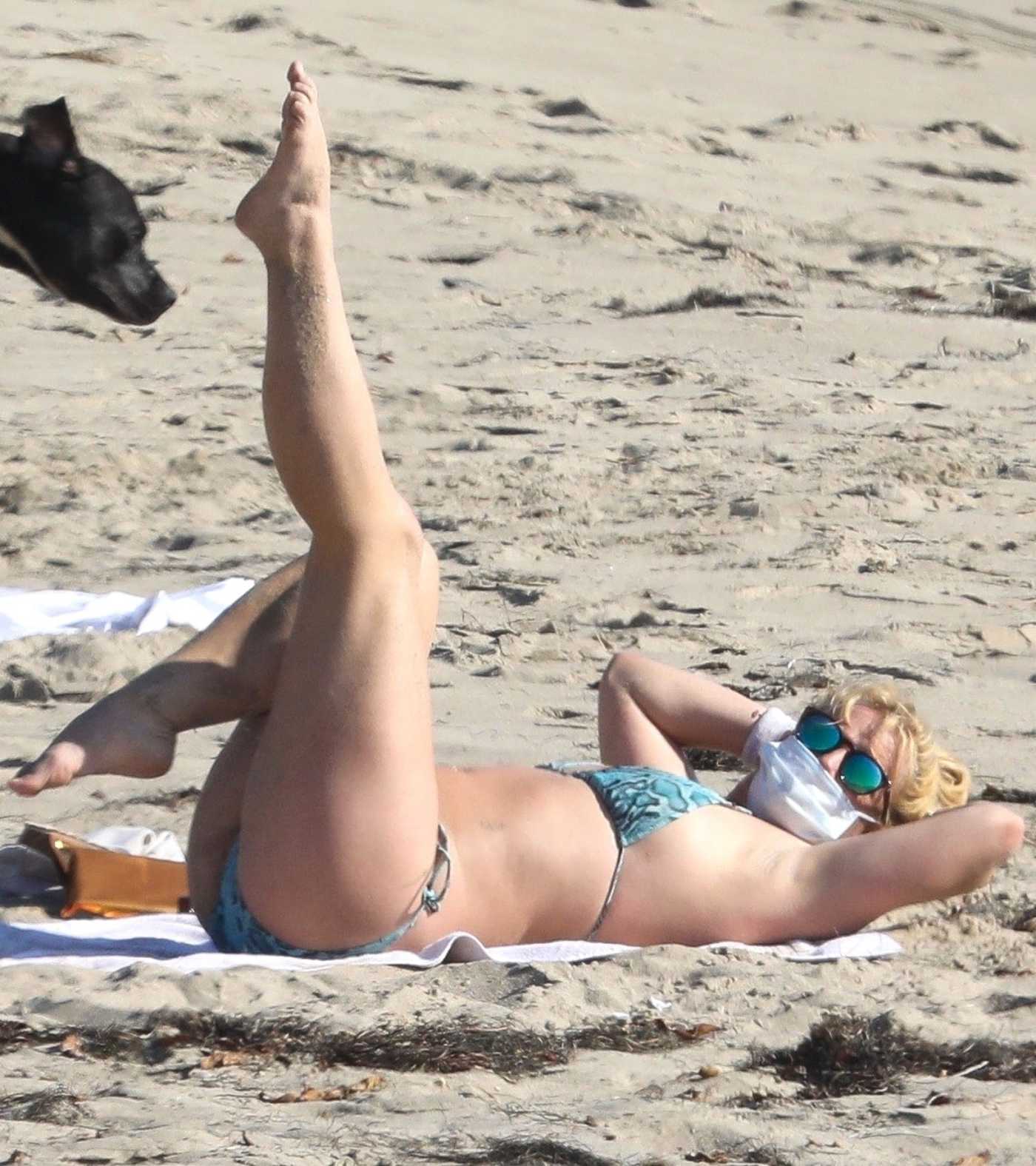 Britney Spears in Bikini on the Beach in Malibu 10/15/2020