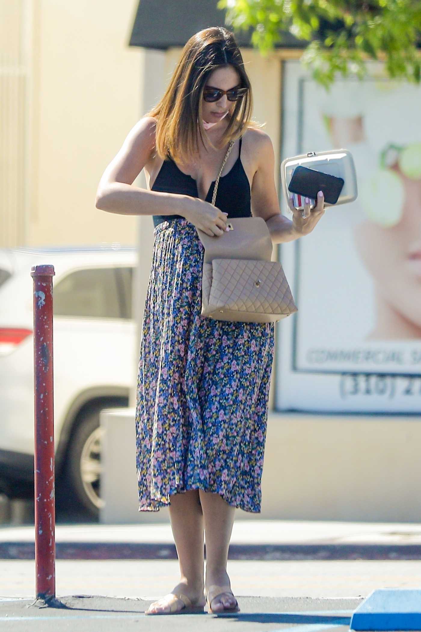 Brittny Ward in a Floral Skirt Was Seen Out in Brentwood 10/14/2020