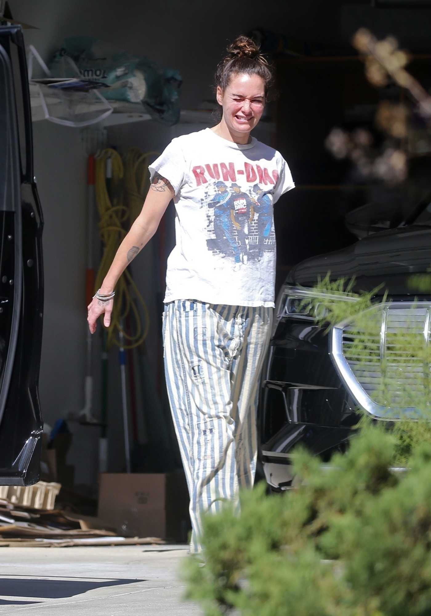 Lena Headey in a Striped Pants Was Seen Out in Los Angeles 10/29/2020