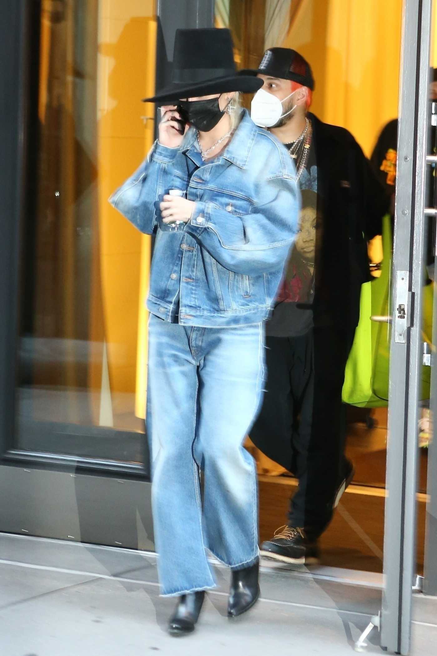 Miley Cyrus in a Blue Denim Suit Was Seen Out in New York 10/02/2020