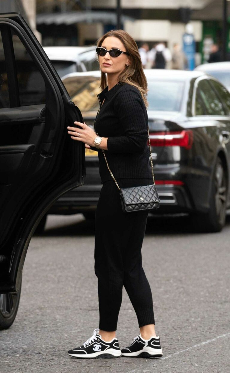 Sam Faiers in a Black Sneakers