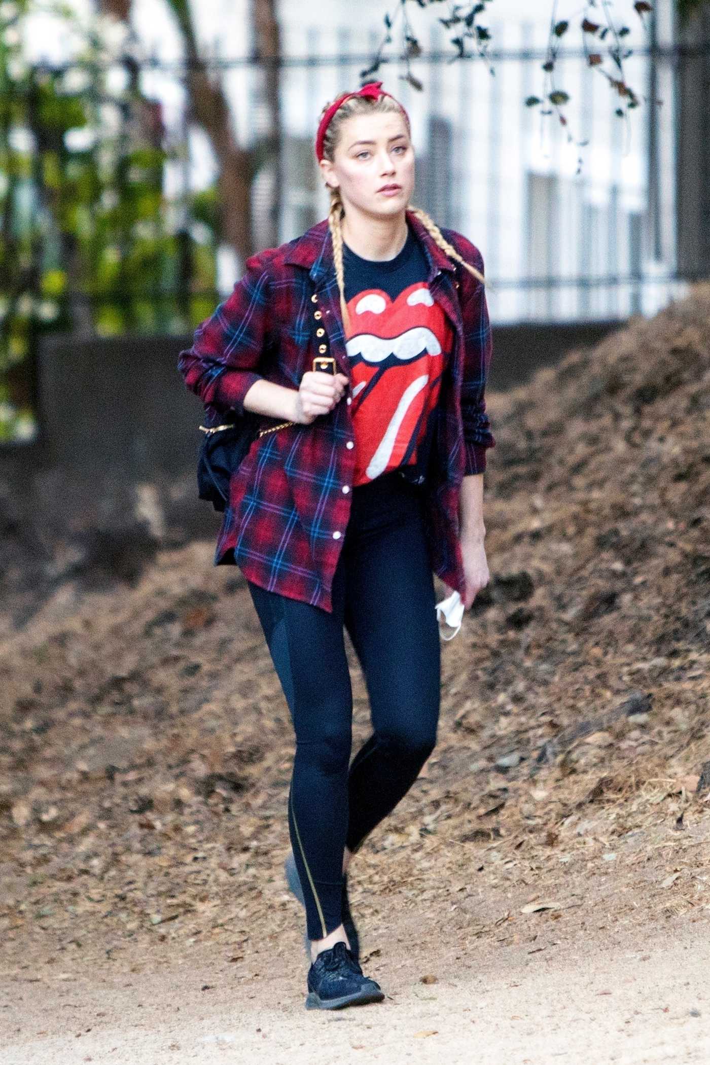 Amber Heard in a Plaid Shirt Goes for a Hike in Los Feliz 11/18/2020