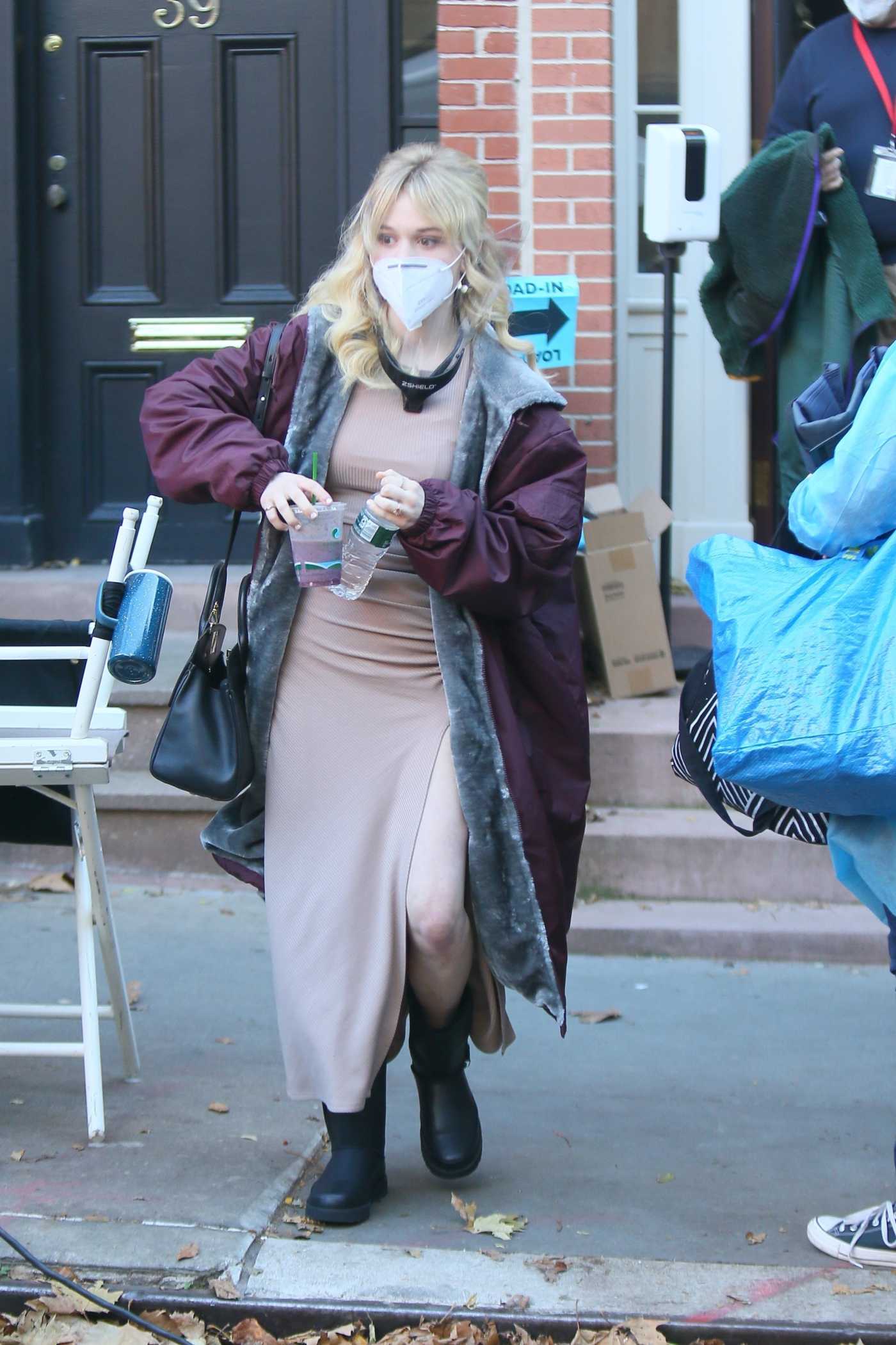 Emily Alyn Lind in a Protective Mask on the Set of the Gossip Girl Reboot in Manhattan, New York 11/16/2020