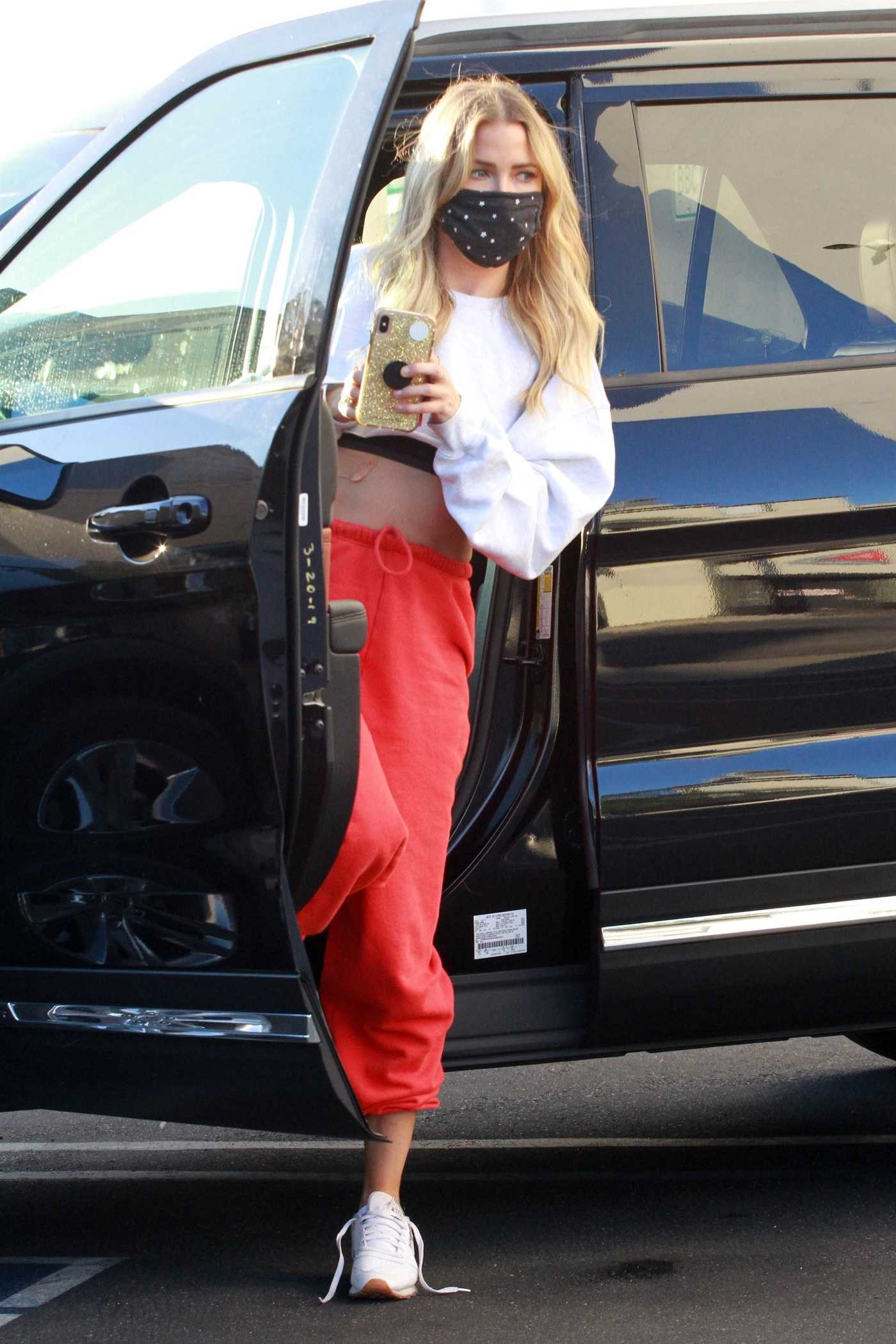 Kaitlyn Bristowe in a Red Sweatpants Heads to the DWTS Studio in Los Angeles 11/18/2020