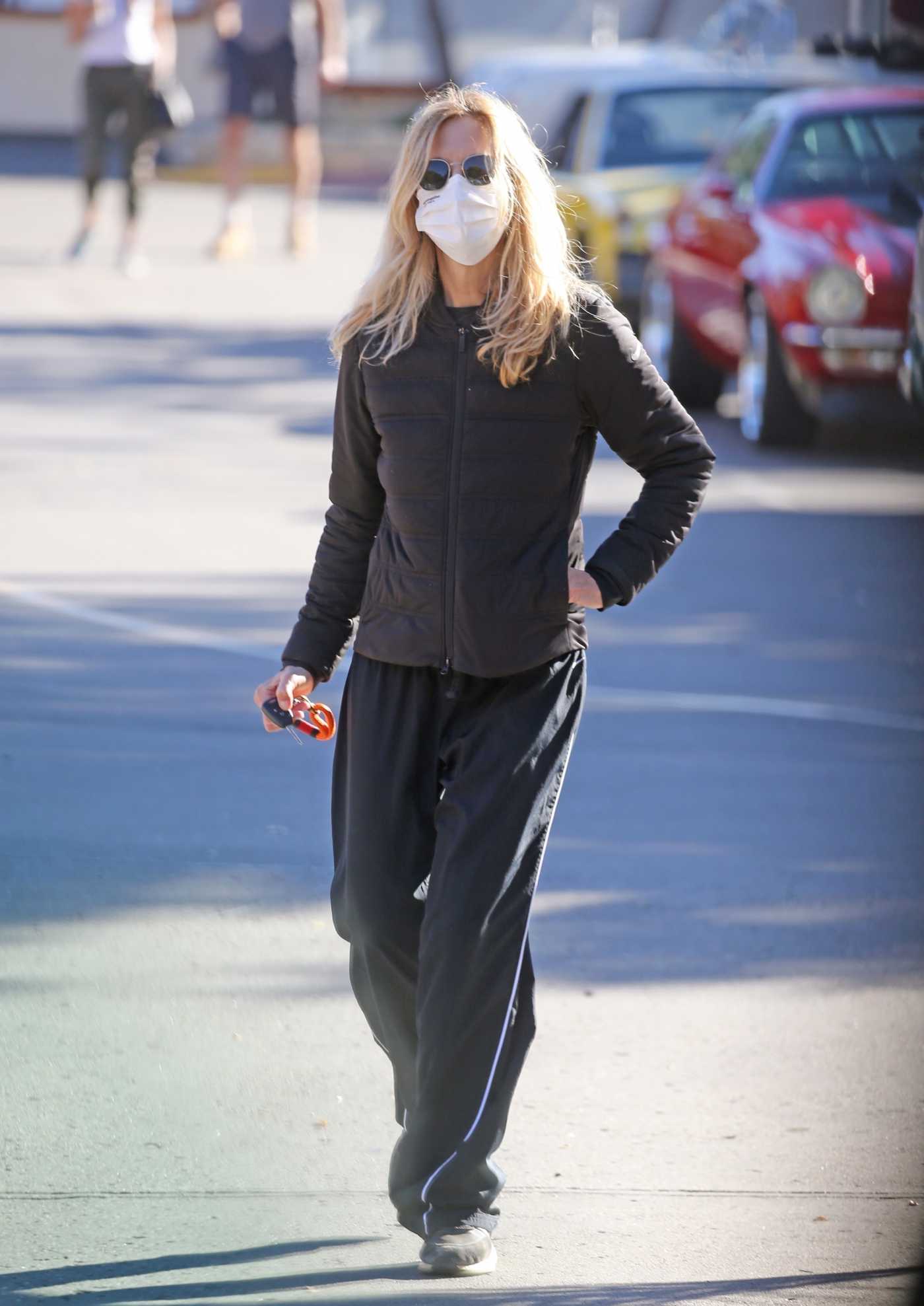 Meg Ryan in a Black Jacket Goes Shopping in Santa Monica 11/24/2020