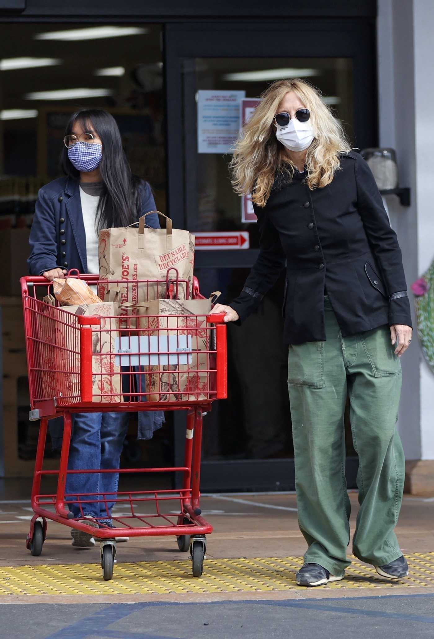 Meg Ryan in a Green Pants Goes Shopping Out with Daisy True Ryan at Trader Joe's in Santa Monica 11/08/2020