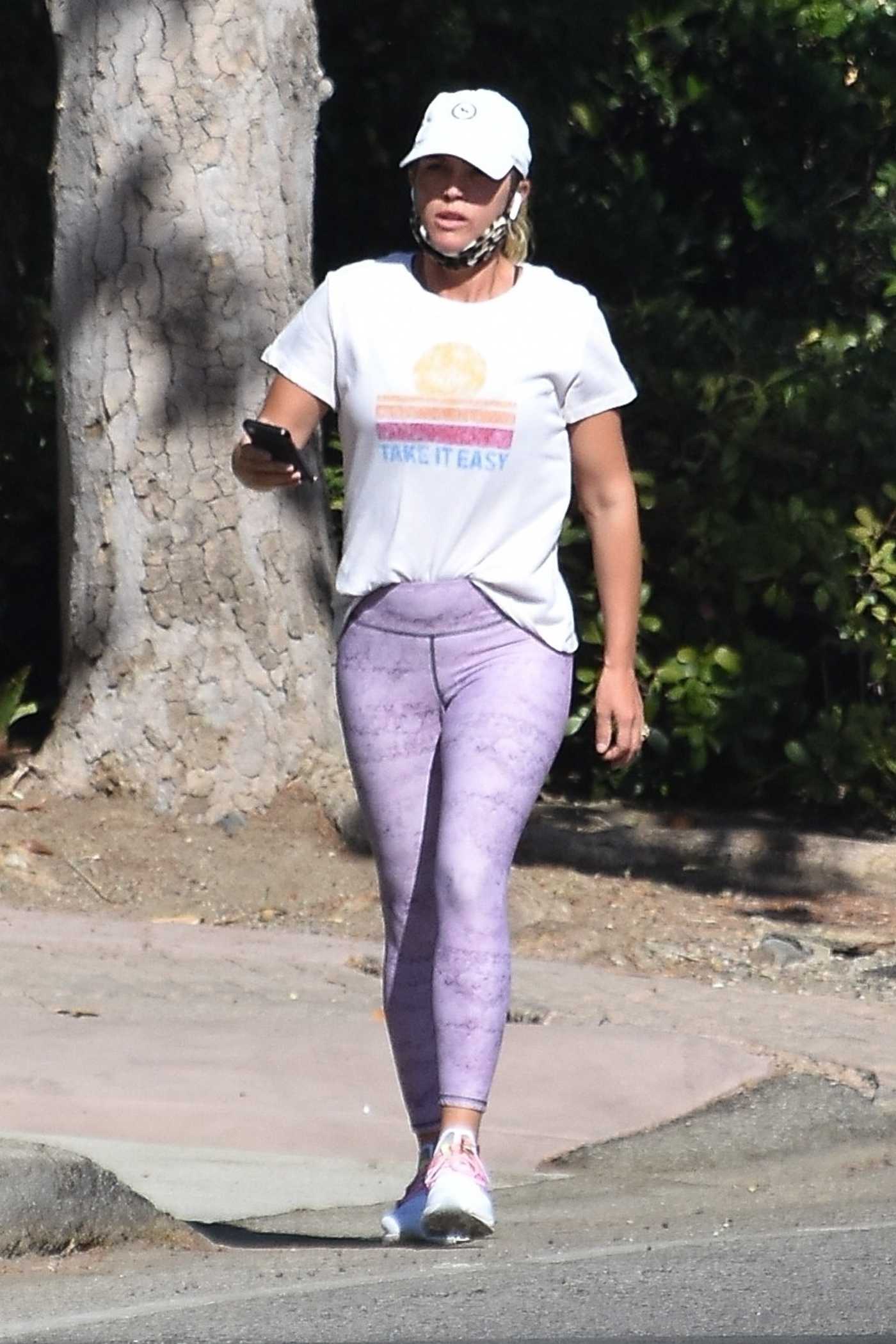Teddi Mellencamp in a White Tee Was Seen While Hiking in LA 11/02/2020
