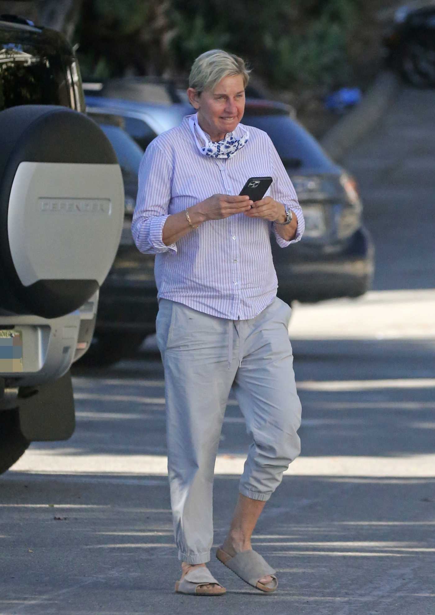 Ellen Degeneres in a Grey Pants Was Seen Out in Montecino 12/21/2020