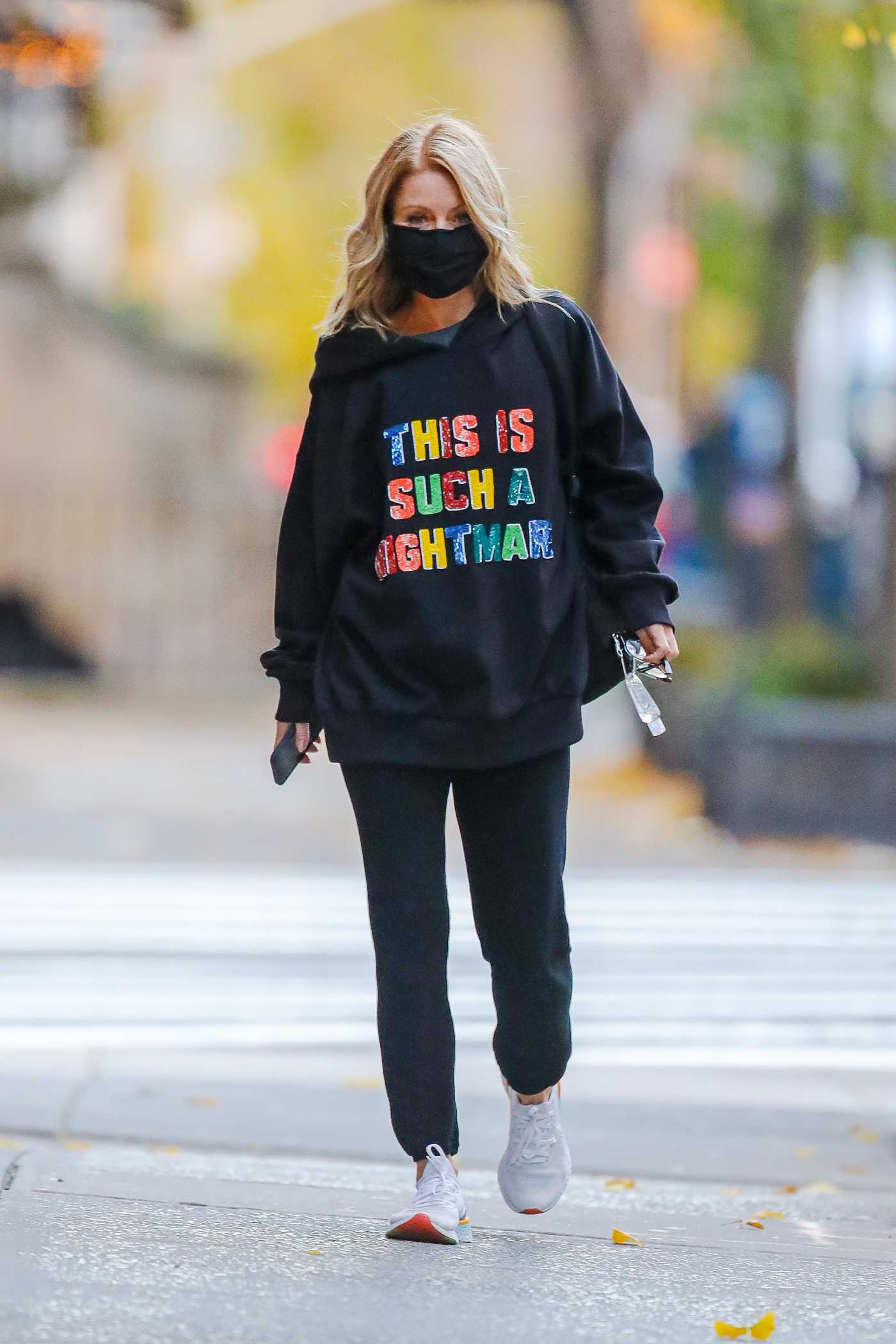 Kelly Ripa in a Black Hoodie Was Seen Out in New York 12/04/2020