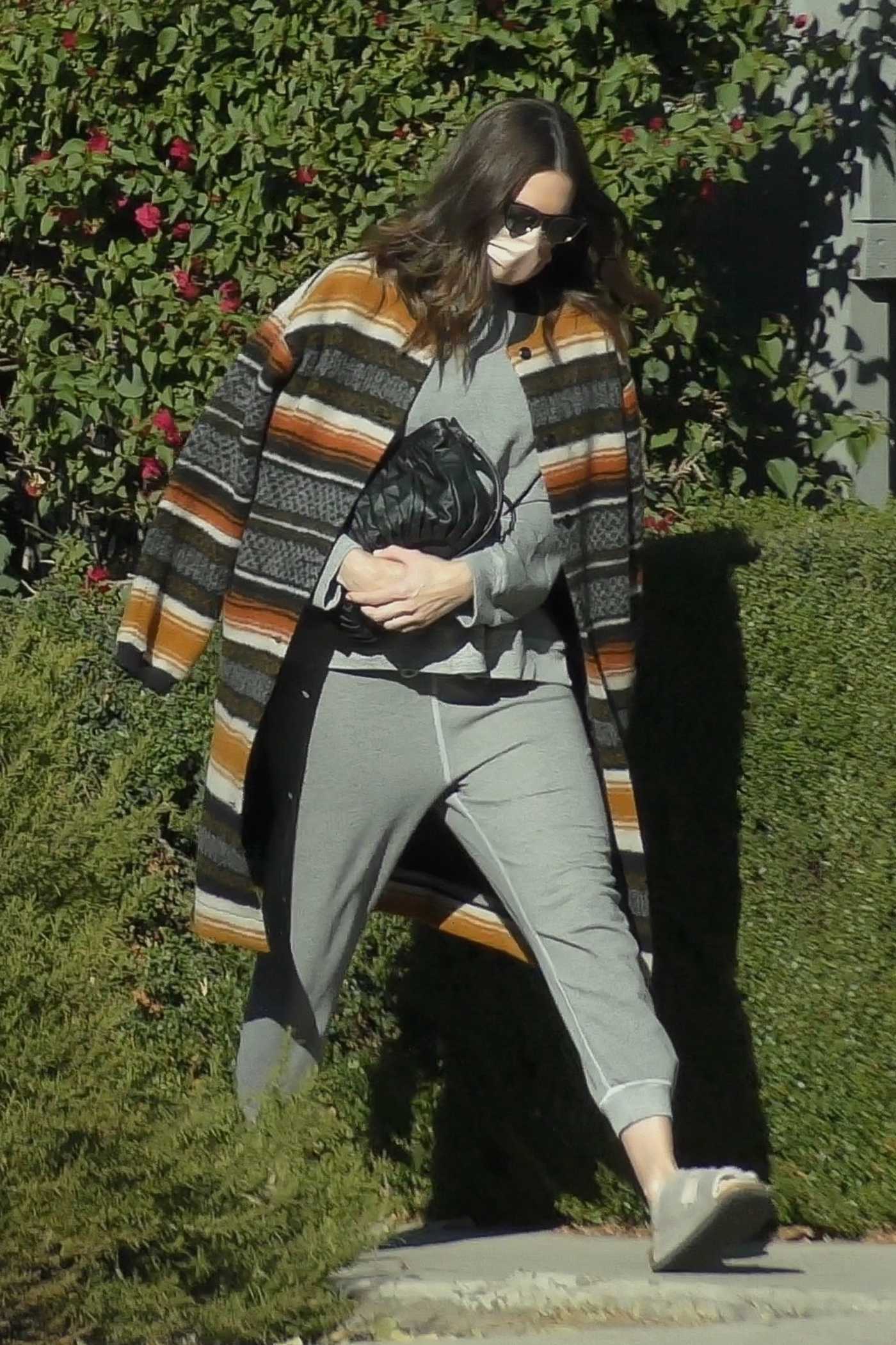 Mandy Moore in a Colorful Coat Leaves Her Acupuncture Clinic in Los Angeles 12/18/2020