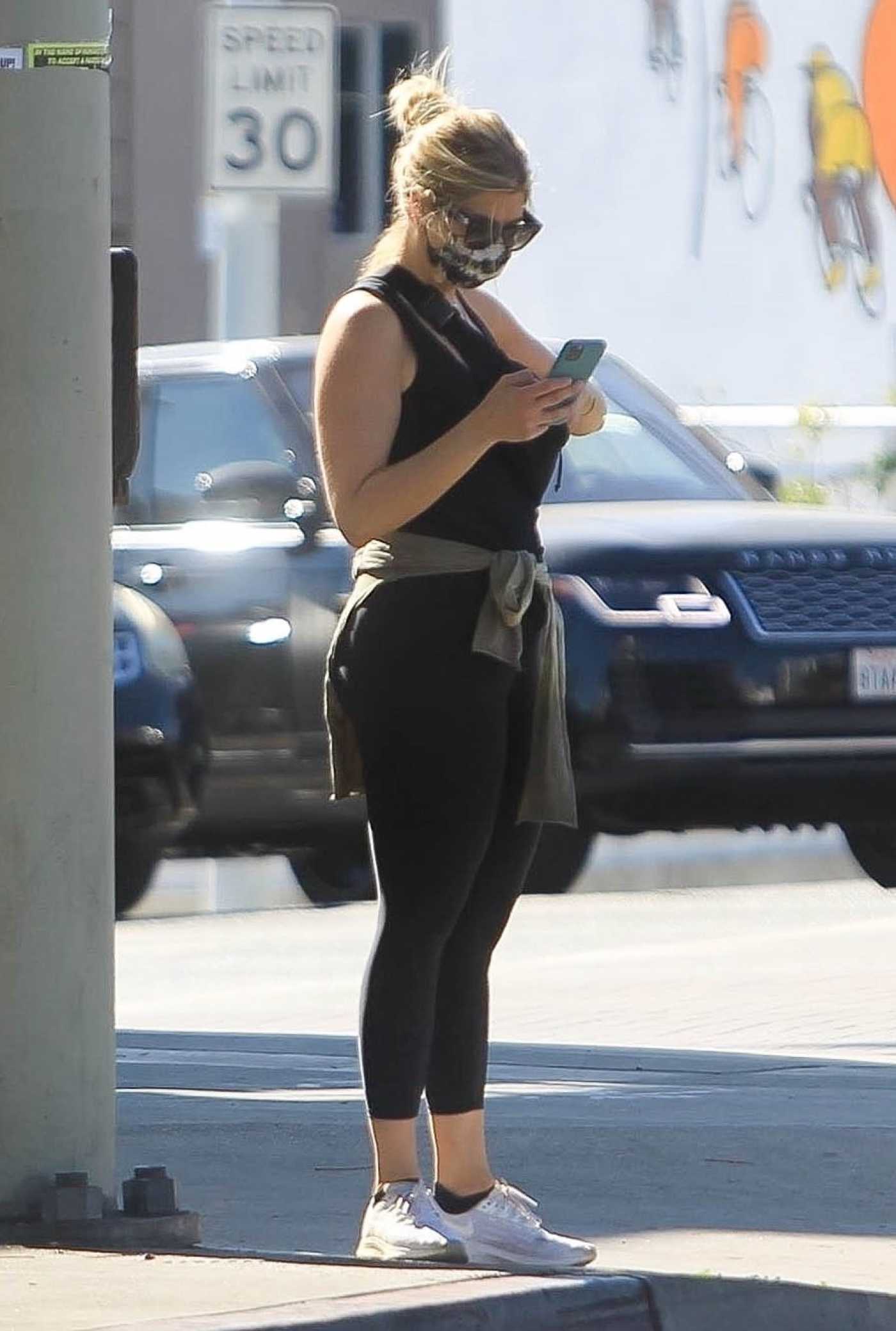 Abbie Cornish in a Black Leggings Was Seen Out in Beverly Hills 01/18/2021