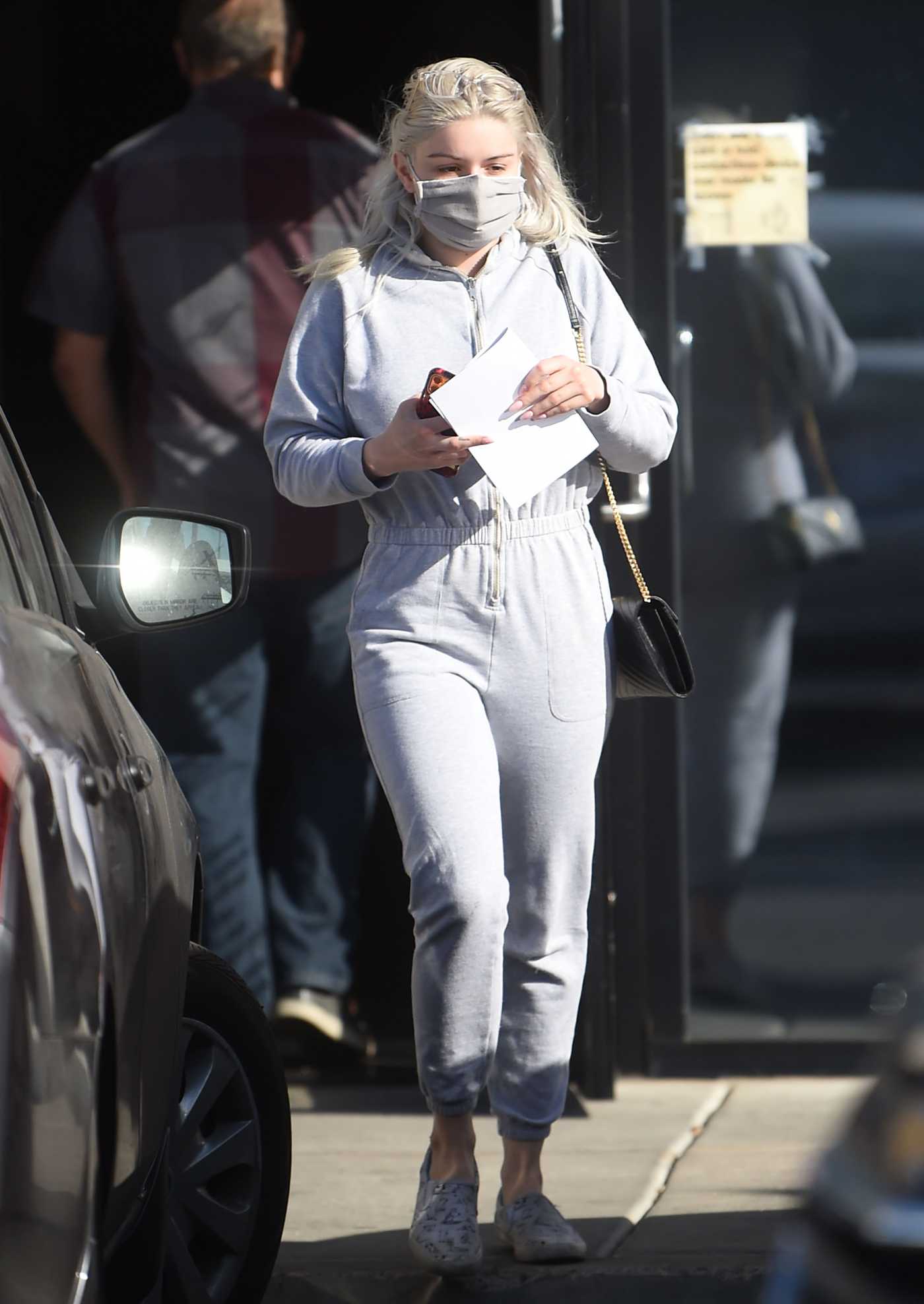 Ariel Winter in a Grey Jumpsuit Was Seen Out in Los Angeles 01/19/2021