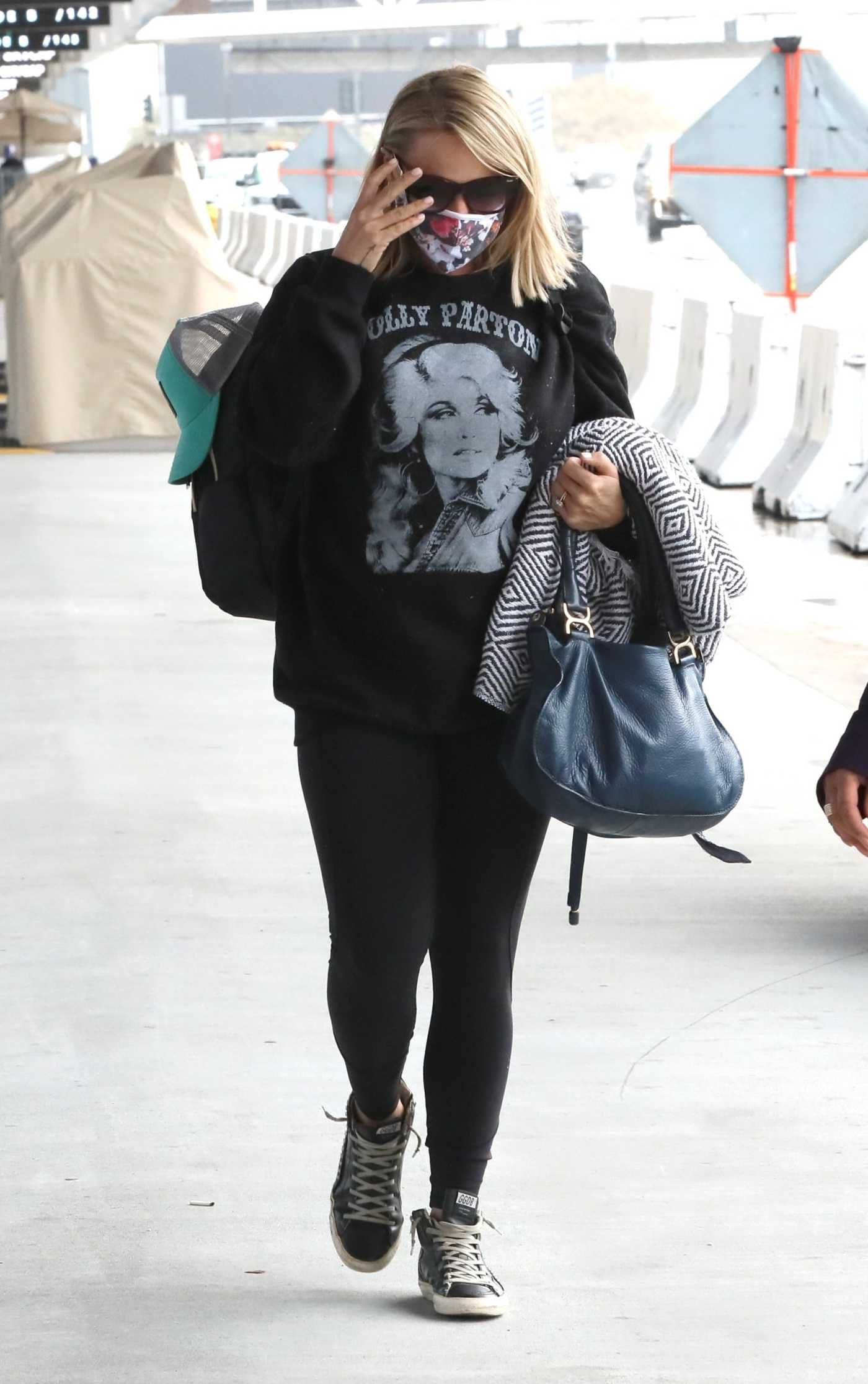 Miranda Lambert in a Black Outfit Arrives at LAX Airport in Los Angeles 03/15/2021