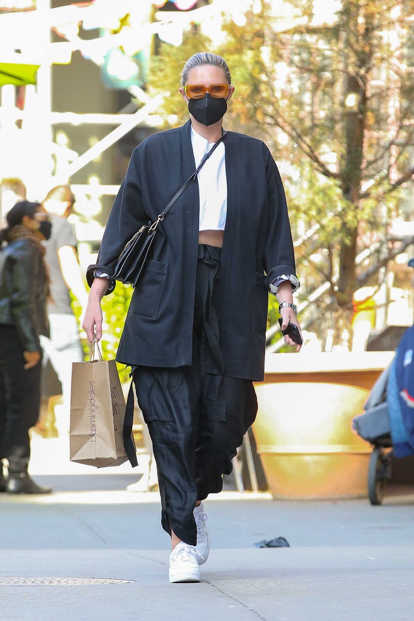 Georgina Burke in a Black Protective Mask Was Seen Out in New York 03